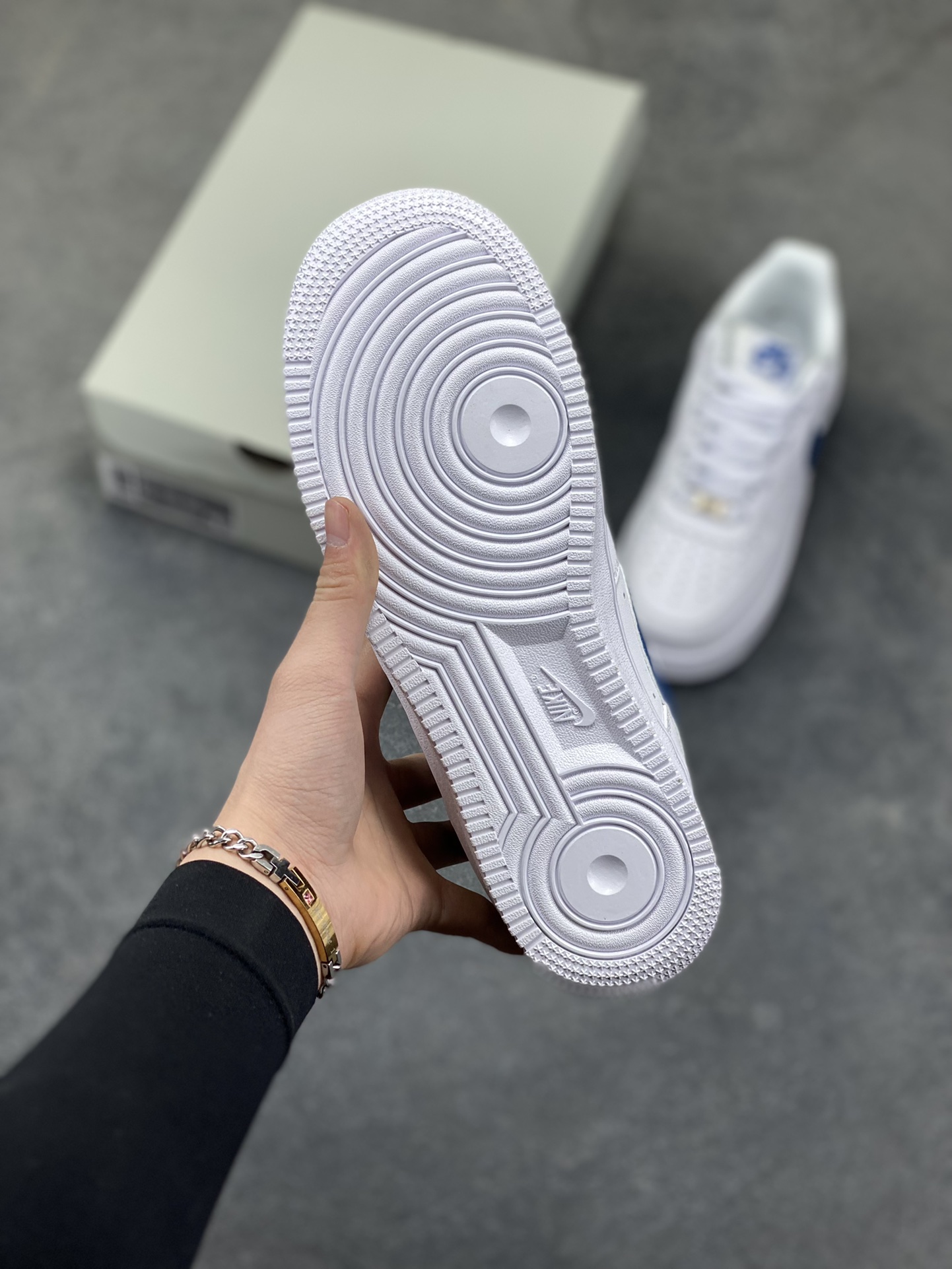 图片[5]-NIke Air Force 1 ‘07 Low 空军一号低帮 运动鞋 休闲鞋 折边针车 工艺难度大 原楦头原纸板 原装鞋盒 定制五金配件 内置全掌气垫 原厂鞋底 货号：FJ4146-123 尺码：36 36.5 37.5 38 38.5 39 40 40.5 41 42 42.5 43 44 44.5 45-选品中心