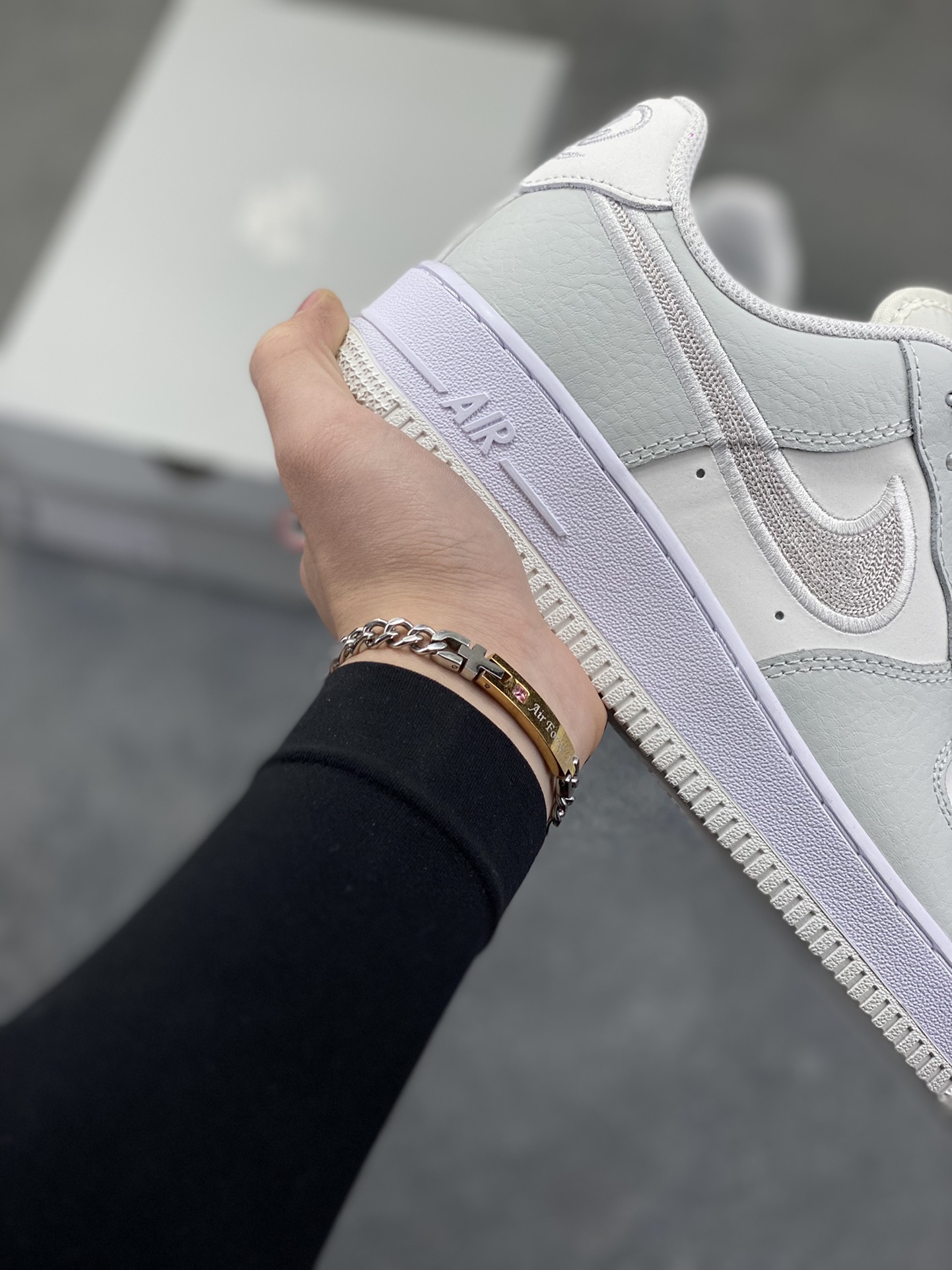 图片[6]-NIke Air Force 1 ‘07 Low 空军一号低帮 运动鞋 休闲鞋 折边针车 工艺难度大 原楦头原纸板 原装鞋盒 定制五金配件 内置全掌气垫 原厂鞋底 货号：IB4642-100 尺码：36 36.5 37.5 38 38.5 39 40 40.5 41 42 42.5 43 44 44.5 45-选品中心