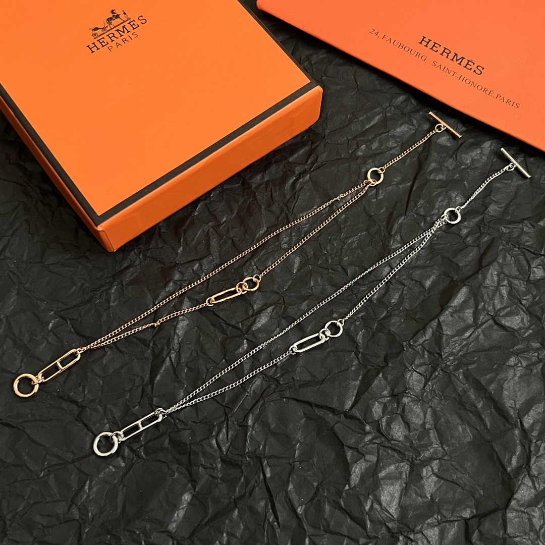 Hermès HERMES 爱马仕 手链，这款手链设计非常 ，高级上手效果 ，一丝点缀很温柔得开又不失雅典高贵气质