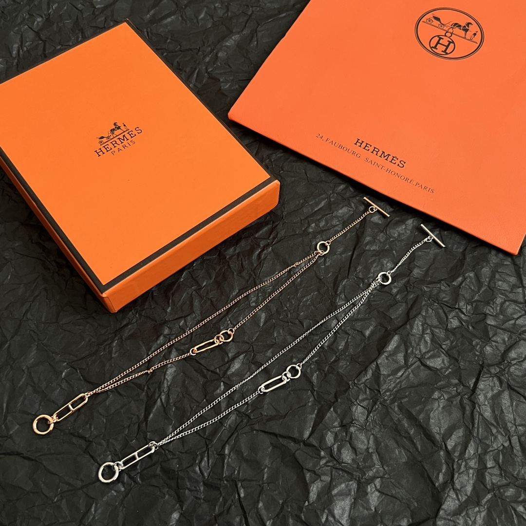 Hermès HERMES 爱马仕 手链，这款手链设计非常 ，高级上手效果 ，一丝点缀很温柔得开又不失雅典高贵气质