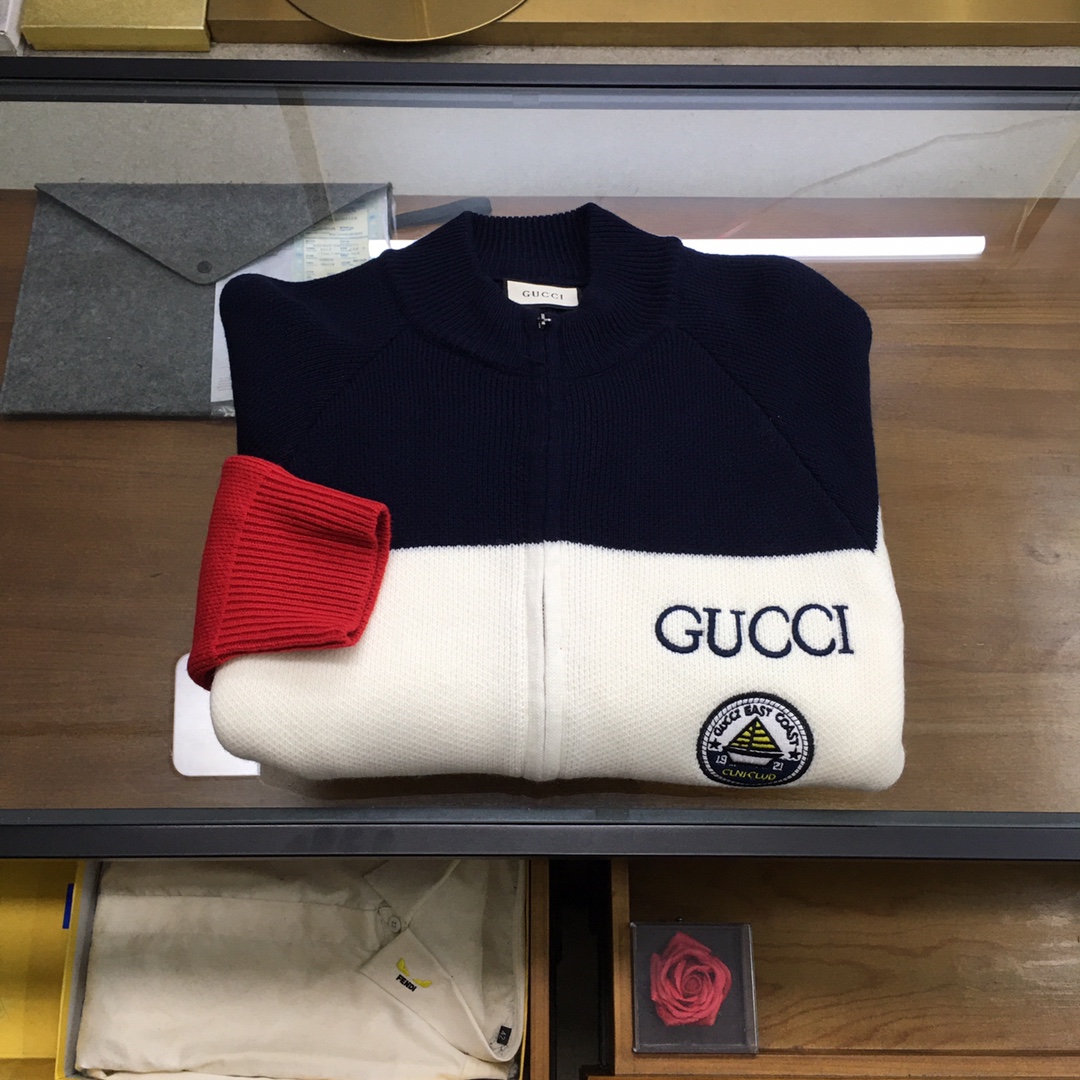 NO:690552,New product [Gu.ci] 25ss autumn and winter, the latest and top-quality cardigans, wool sweaters, cardigan sweaters, exquisite color combinations and new trendy pullovers, the top quality counters are on sale, top-notch production technology imported fabrics, counter models unique design, imported high-end custom-made imported silk threads with first-class feel!  On sale on the official website. Size: M-3XL next day,,sweaters,19860909新品【Gu.ci】 25ss秋冬 最新最顶级开衫羊毛针织衫开衫毛衣,精致配色融合新款潮套头衫,最顶级的品质专柜在售,顶级制作工艺进口面料,专柜款独特设计,采用进口高端订制进口丝线手感一流！官网在售. 码数:M-3XL隔天,,sweaters,,Men's clothing