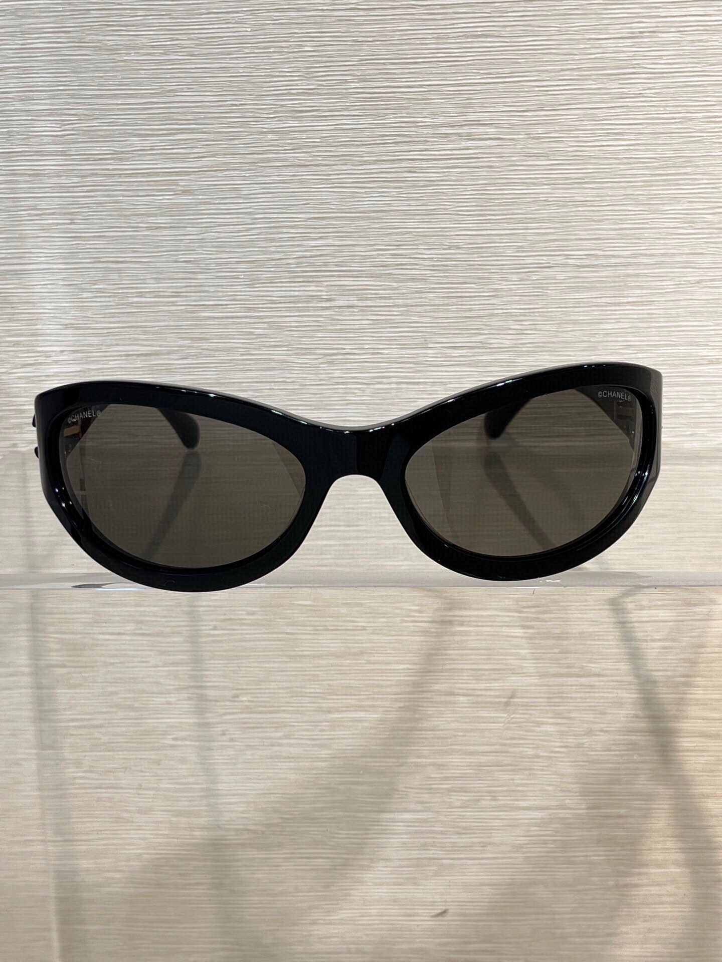 NO:741593,A71763 Xin Zhilei and Chen Weiting's same sunglasses Jennie26C headband sunglasses, Millennial y2k style, goggle design, dark double C is more low-key, Cardia high-end accessories19860909A71763 辛芷蕾、陈伟霆同款墨镜 Jennie26C发箍墨镜 千禧y2k风,护目镜造型设计 暗黑双C更低调,,卡迪亚高端饰品,Jewelry