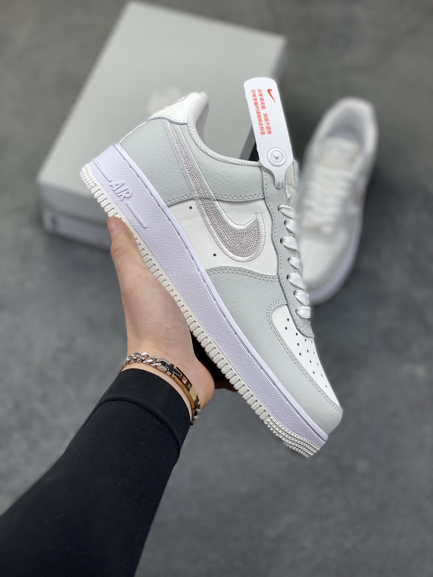 NIke Air Force 1 ‘07 Low 空军一号低帮 运动鞋 休闲鞋 折边针车 工艺难度大 原楦头原纸板 原装鞋盒 定制五金配件 内置全掌气垫 原厂鞋底 货号：IB6842-100 尺码：36 36.5 37.5 38 38.5 39 40 40.5 41 42 42.5 43 44 44.5 45-选品中心