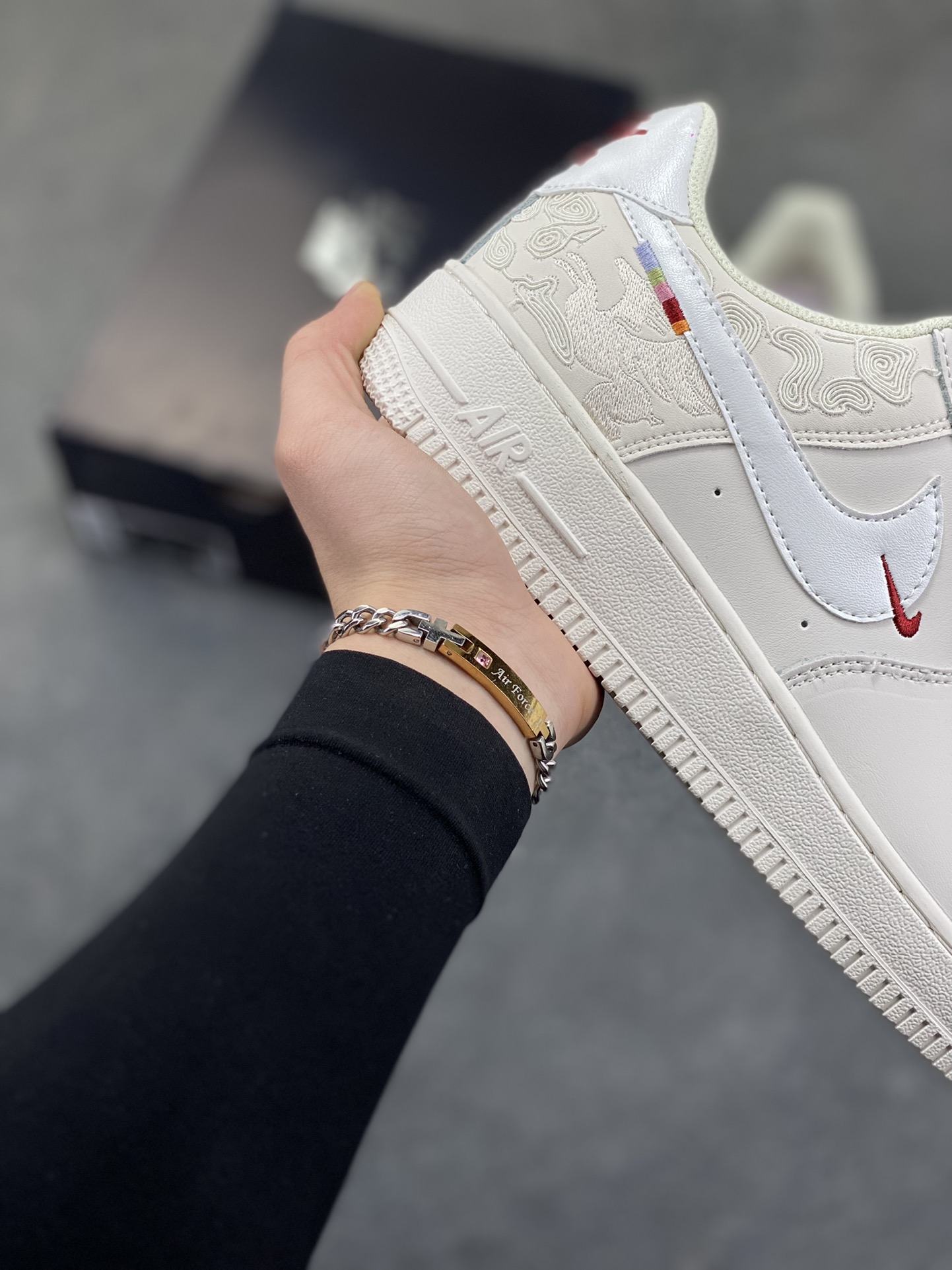 图片[6]-NIke Air Force 1 ‘07 Low 空军一号低帮 运动鞋 休闲鞋 折边针车 工艺难度大 原楦头原纸板 原装鞋盒 定制五金配件 内置全掌气垫 原厂鞋底 货号：IQ1119-011 尺码：36 36.5 37.5 38 38.5 39 40 40.5 41 42 42.5 43 44 44.5 45-选品中心