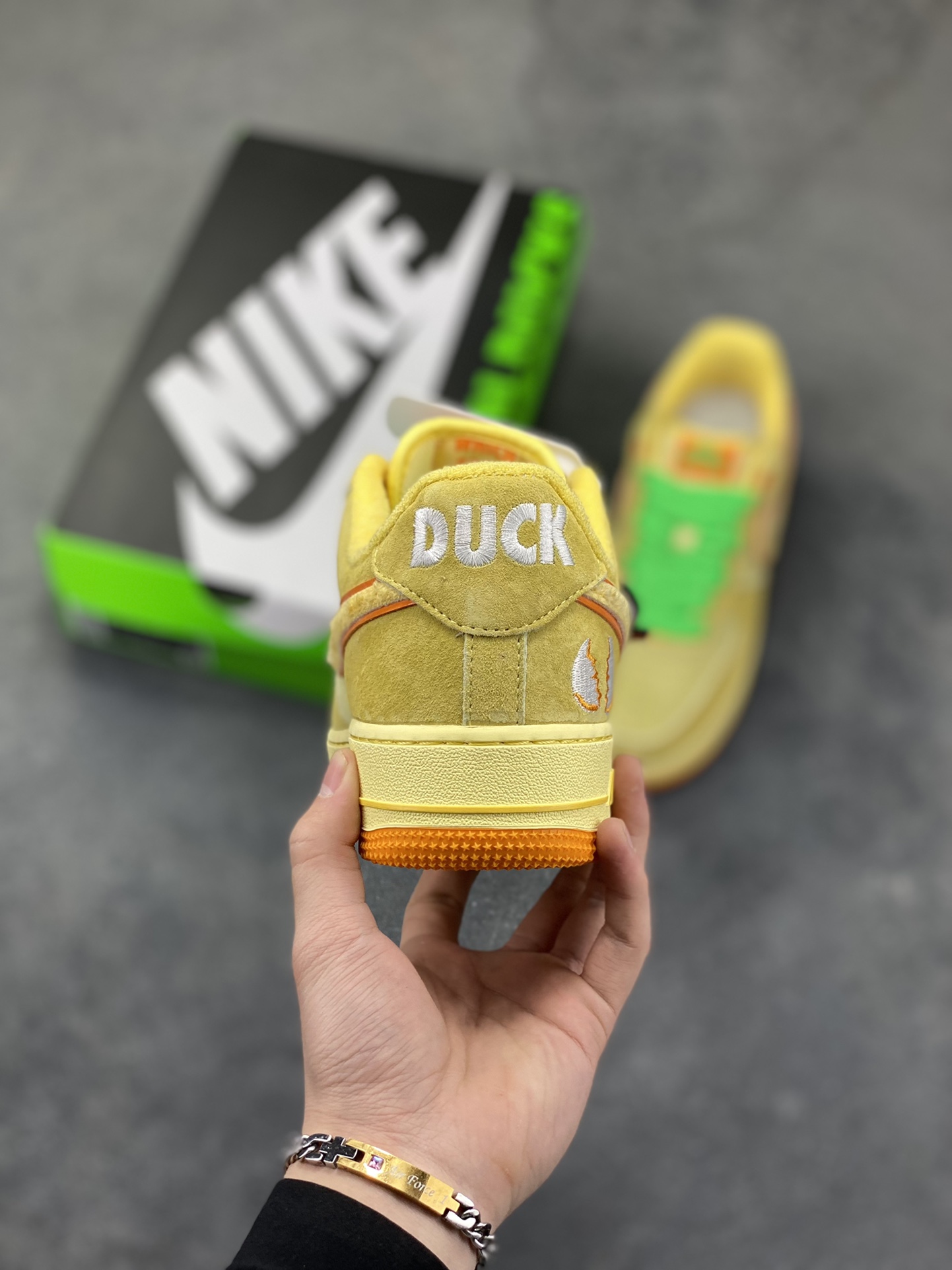 图片[4]-NIke Air Force 1 ‘07 Low 空军一号低帮 运动鞋 休闲鞋 折边针车 工艺难度大 原楦头原纸板 原装鞋盒 定制五金配件 内置全掌气垫 原厂鞋底 货号：IU7612-700 尺码：36 36.5 37.5 38 38.5 39 40 40.5 41 42 42.5 43 44 44.5 45-选品中心