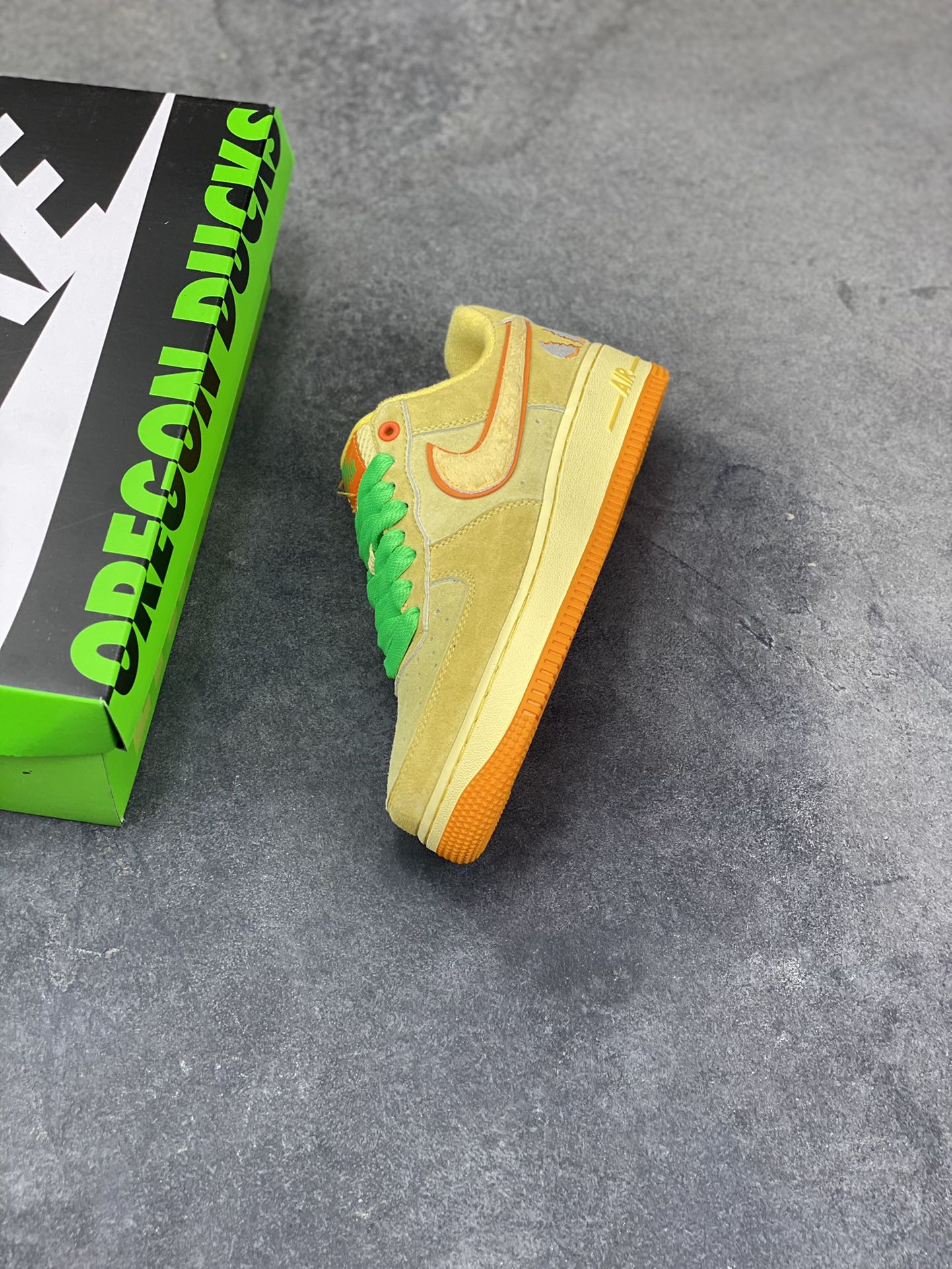 图片[7]-NIke Air Force 1 ‘07 Low 空军一号低帮 运动鞋 休闲鞋 折边针车 工艺难度大 原楦头原纸板 原装鞋盒 定制五金配件 内置全掌气垫 原厂鞋底 货号：IU7612-700 尺码：36 36.5 37.5 38 38.5 39 40 40.5 41 42 42.5 43 44 44.5 45-选品中心
