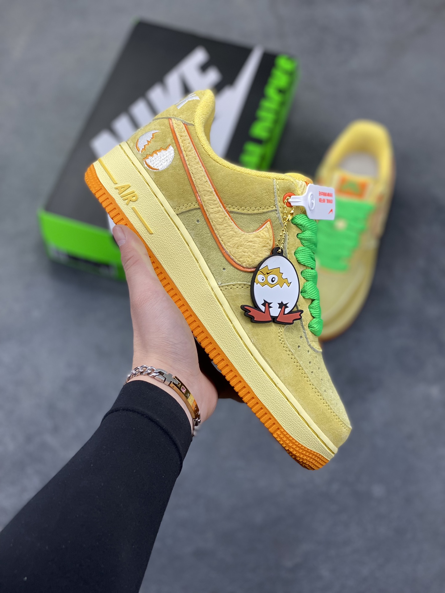 NIke Air Force 1 ‘07 Low 空军一号低帮 运动鞋 休闲鞋 折边针车 工艺难度大 原楦头原纸板 原装鞋盒 定制五金配件 内置全掌气垫 原厂鞋底 货号：IU7612-700 尺码：36 36.5 37.5 38 38.5 39 40 40.5 41 42 42.5 43 44 44.5 45-选品中心