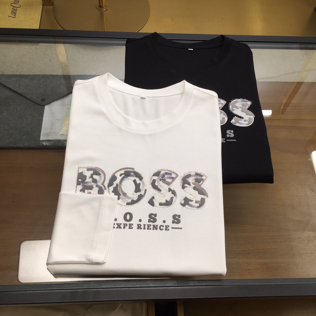 NO:691887,New product long T-shirt [Boss...] 2025 season counter new product casual long-sleeved T-shirt [base], product of top trading company, heavy-duty high-end products, Italian origin, perfect and first-class appearance!  A single product with a strong sense of craftsmanship and logo design, which brings fashion aesthetics to the extreme. It is quite artistic and made of customized imported high-grade mercerized cotton material!  The fabric is soft and comfortable!  The details are designed in place, the construction is very unique and clever, the whole body is clean and neat, the lines are simple and elegant. It can be worn alone or as a base layer!  Color: White Black Size: M-5XL [Please state your height and weight when placing an order], tees, t-shirt,19860909新品长T【Boss...】 2025季专柜新品 休闲长袖T恤【打底】,顶级贸易公司货,重磅高端尖品,意大利原产 品相完美一流！工艺logo设计感超强的一款单品,将时装美学发挥到极致,相当有意境,定制进口高级丝光棉材质！面料柔软舒适！细节设计到位,非常别致巧妙的构建,通体干净利落,线条感简洁大方.单穿打底皆宜！ 颜色:白色 黑色 码数:M-5XL【下单请报身高体重】,,tees，t-shirt,,Men's clothing