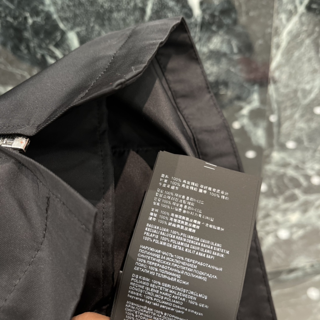 PD 26春季新款 尼龙束腰无袖连衣裙 束腰设计超显身材!拉链开合+可调节腰带，实用又时髦两侧大口袋，日