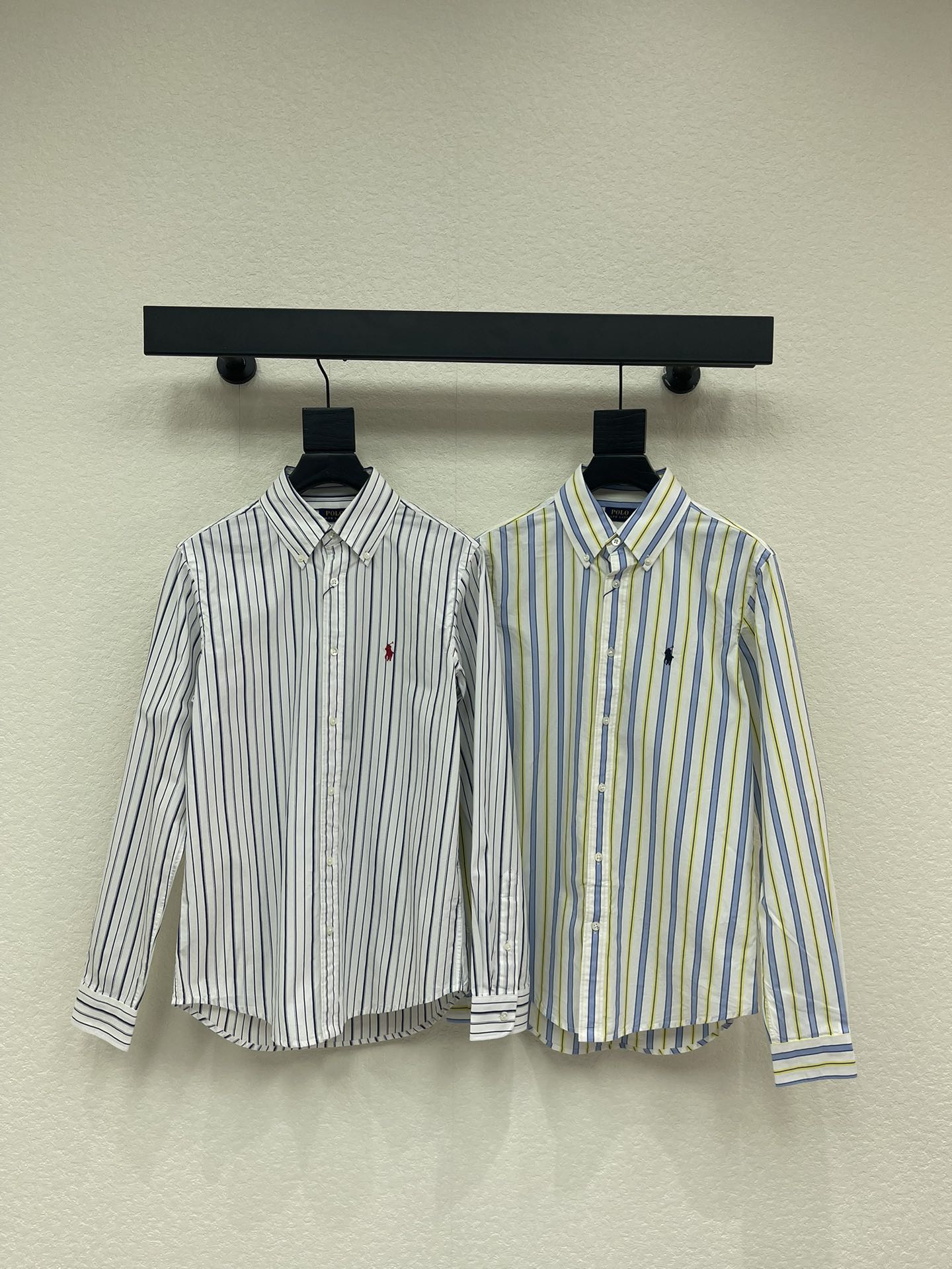 NO:695936,Ralph lauren Ralph*polo26 early spring new yellow and blue striped long-sleeved shirt, yellow and blue striped splicing, black and red embroidered logo on the chest of the shirt, high version, size S.M.L.XL.XXL. A,,loro piana,shirts,19860909Ralph lauren 拉夫*polo26早春新款黄蓝色条纹长袖衬衫 黄蓝色条纹拼接 衬衫胸前带有黑色和红色刺绣logo 高版本 码数S.M.L.XL.XXL. A,,loro piana,shirts,,Women's clothing