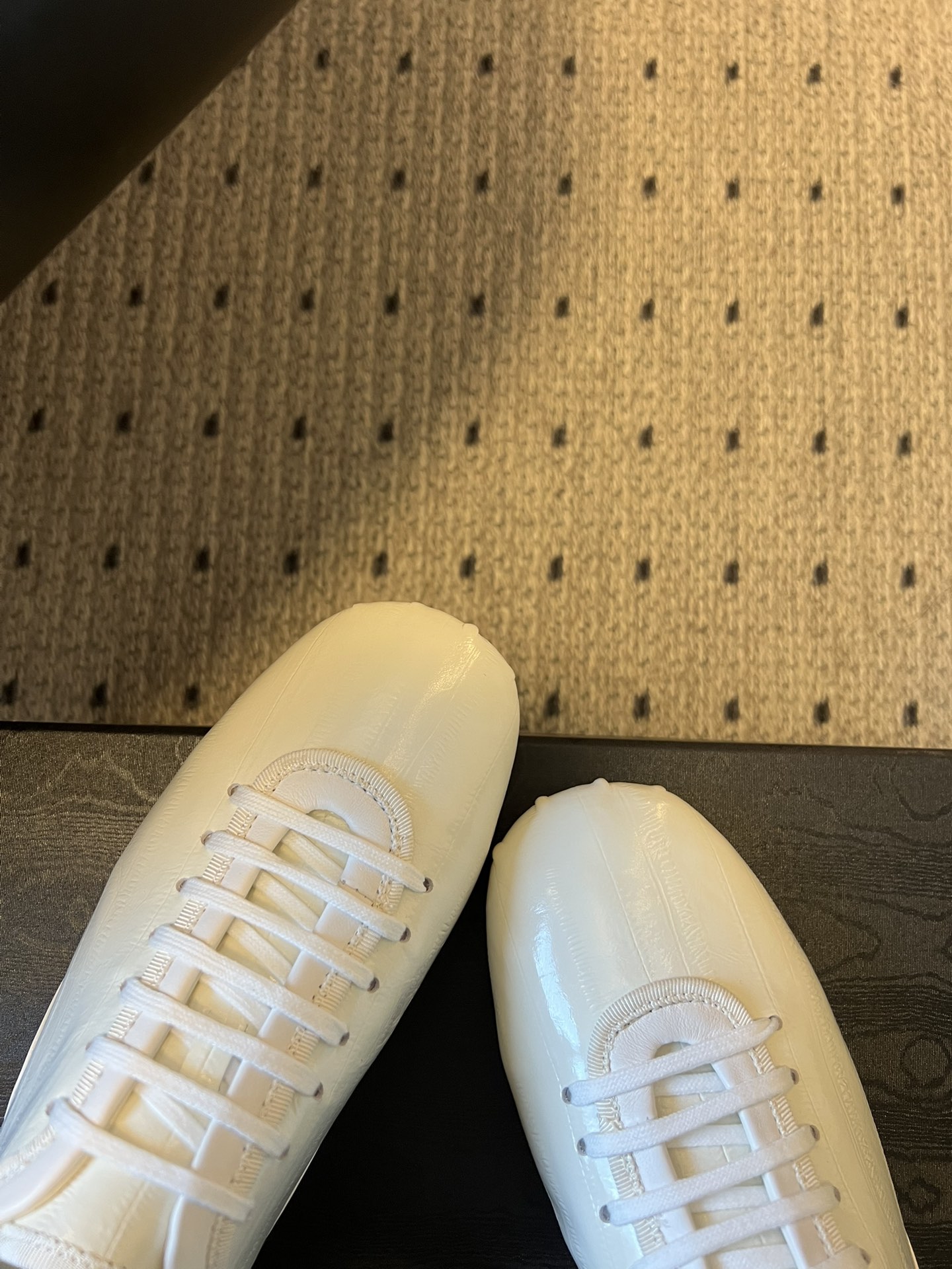 Dries Van Note*26ss复古德训鞋极简平底休闲鞋属于复古德训鞋极简平底休闲鞋，鞋型为低帮窄