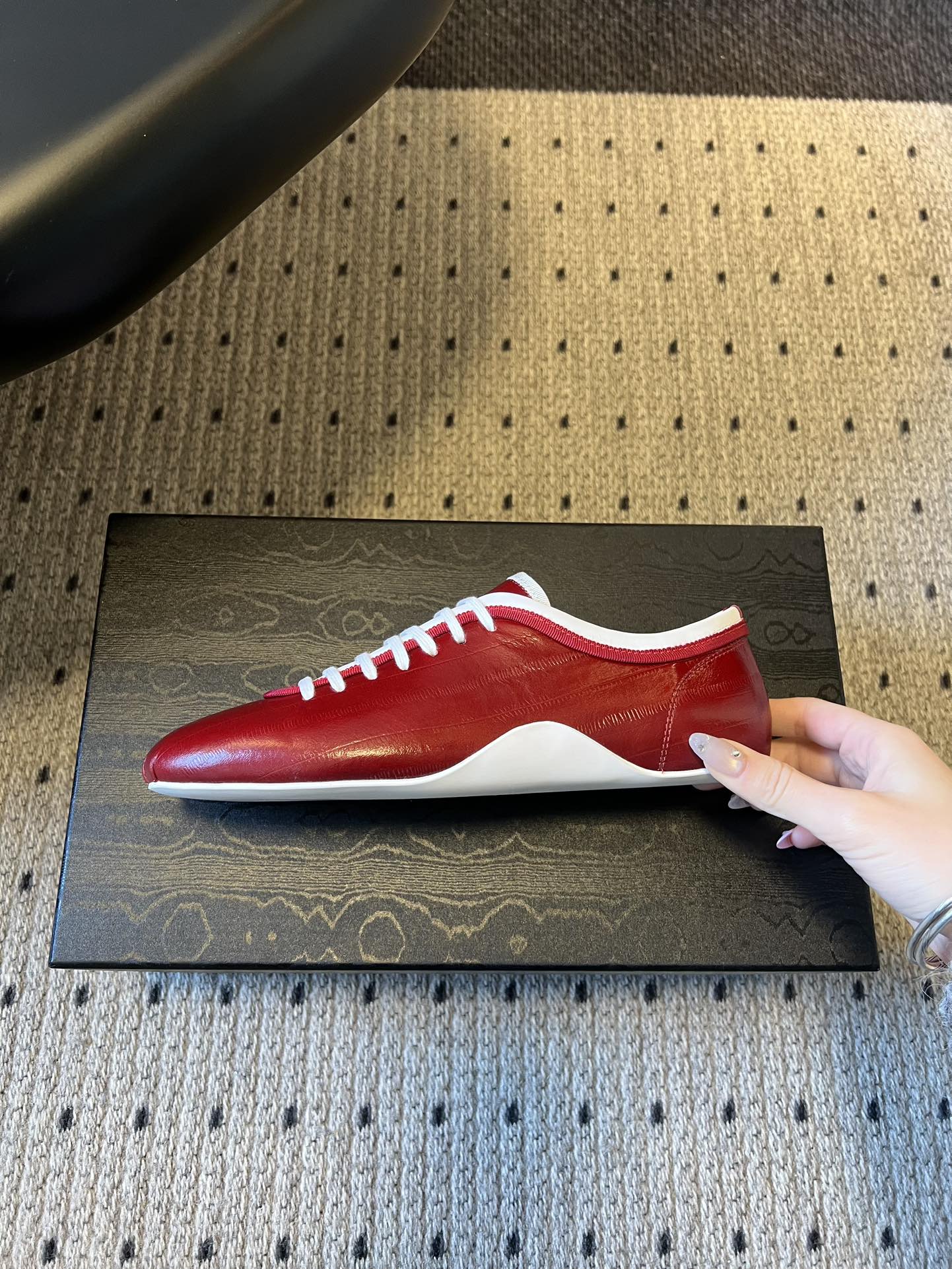 Dries Van Note*26ss复古德训鞋极简平底休闲鞋属于复古德训鞋极简平底休闲鞋，鞋型为低帮窄