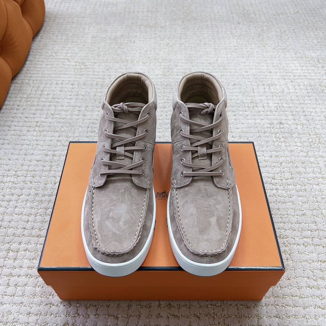 NO:706931,herme…sss25 new arrival~ The most popular couple’s style at the counter, the first choice for H family’s distribution!  It is a classic Hermès model. It comes out in many colors every season. It is definitely one of the most worth buying products. If you have ever met a god or goddess, don’t miss it!  !  It is super light and comfortable. It is not tiring after walking for a long time. It is not expensive. There is a small loop at the back to assist in wearing shoes. Top quality 35-44, can be customized 45 46 Men's 20, boots, hermes, hermes, boots19860909herme…s ss25 new arrival～ 专柜大热情侣款,H家配货首选鞋履！ 是爱马仕经典款 每一季都会出很多颜色 绝对是最值得买的配货之一 有遇到的男神女神!真的不要错过！！ 他超轻、超舒适 走久不累、价格不贵 后面还有个辅助穿鞋的小圈 顶级精品 35-44,可定做45 46 男款20,靴子,hermes,hermes,boots,Women's Shoes