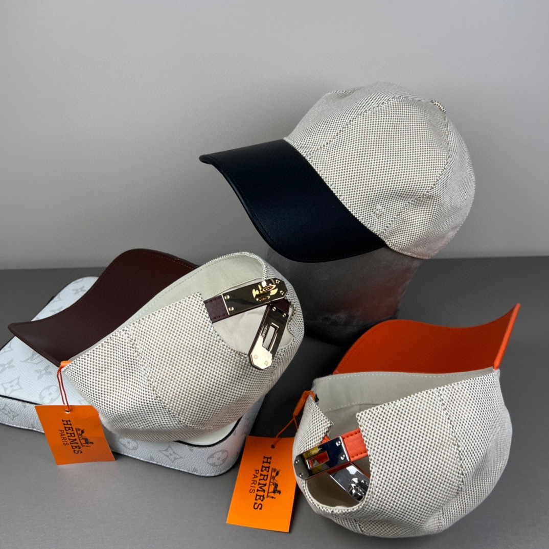 NO:704173,HERMS (Hermès) original baseball cap, classic H, authentic mold customization, original breathable canvas fabric + first layer of cowhide, original stainless steel adjustment buckle, meticulous workmanship, fashionable and handsome, great quality!  Hats, bucket hats, baseball caps, knitted hats, hats, hermes, hermes, espadrilles, cowhide, hats19860909HERMS (爱马仕)原单棒球帽,经典H, 正品开模订制,原版透气帆布面料+头层牛皮,原厂精钢调节扣,做工细致,时尚帅气质量超赞！帽子渔夫帽棒球帽针织帽,帽子,hermes,hermes,espadrilles,cowhide,hats,hat