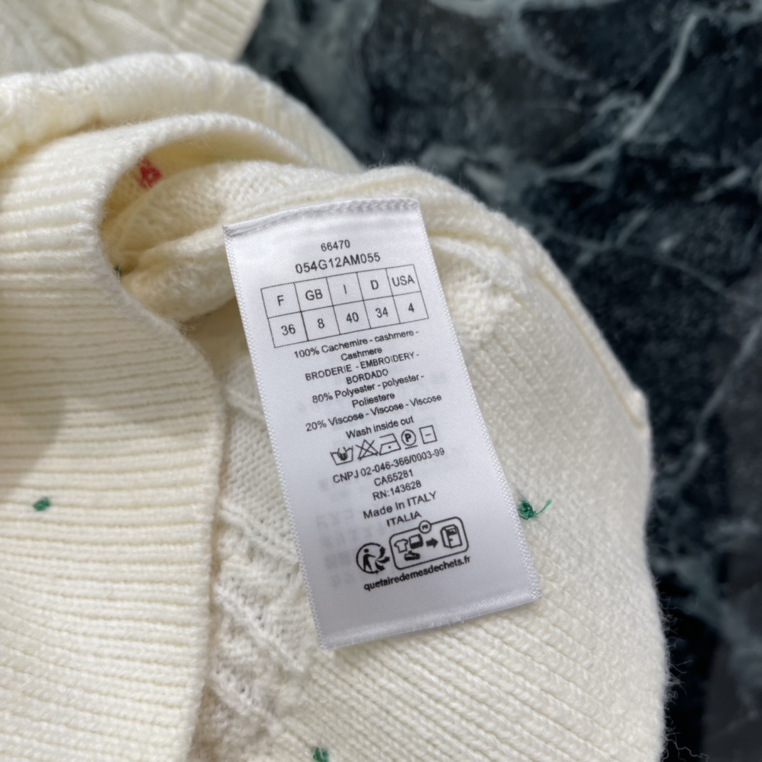 Ｄ家 26春季新款 刺绣花朵针织短袖 粉色花朵刺绣点缀春日氛围感满满 麻花纹理提升层次感 搭配牛仔裤或半