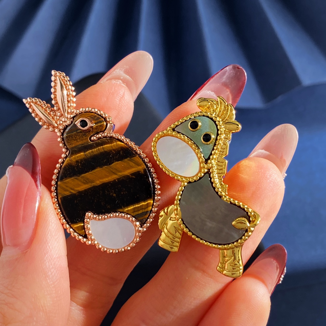 Van Cleef & Arpels Haute Joaillerie Fine Jewelry Earrings Necklace Ring 8