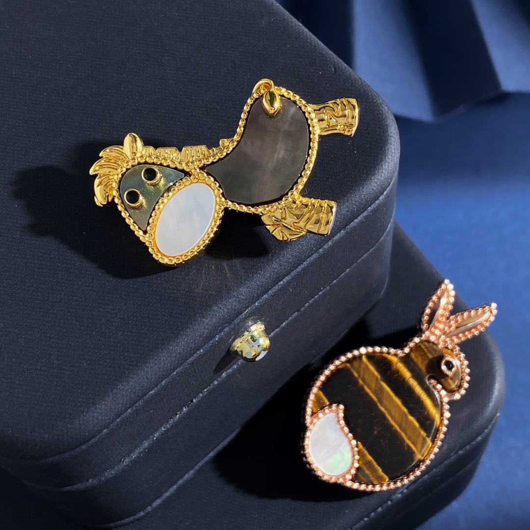Van Cleef & Arpels Haute Joaillerie Fine Jewelry Earrings Necklace Ring 7