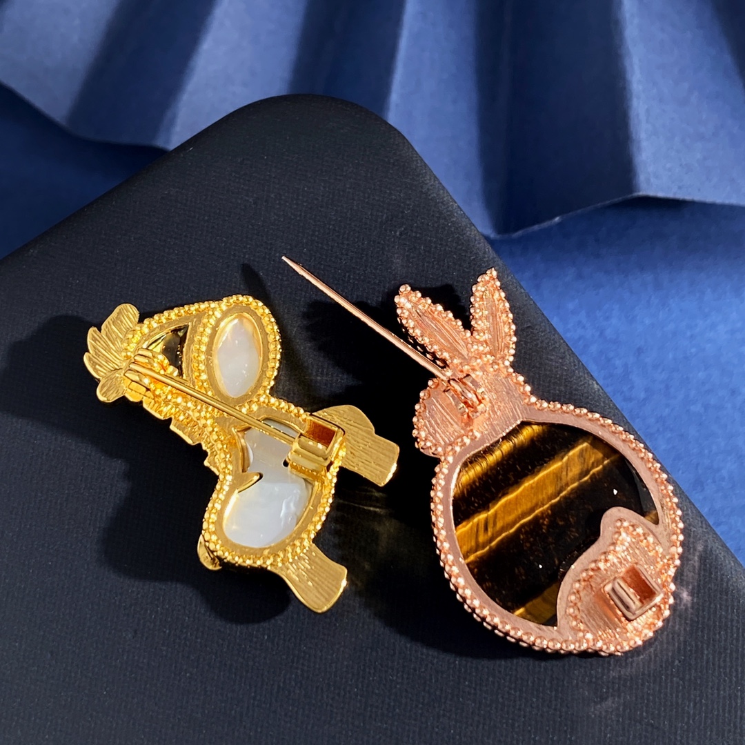 Van Cleef & Arpels Haute Joaillerie Fine Jewelry Earrings Necklace Ring 5