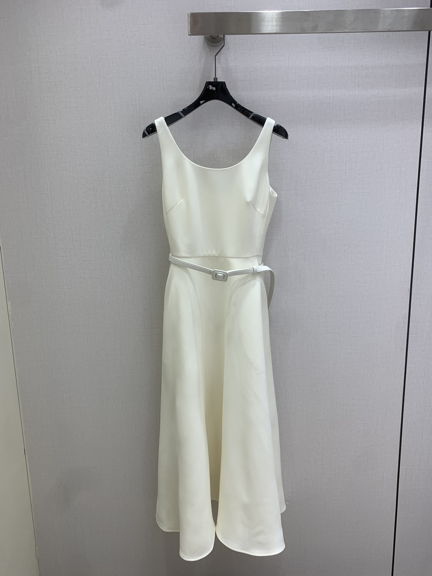 NO:697707,Highly recommended Dio* 2026 early spring new belted sleeveless suspender dress. The overall style is more fashionable, simple and advanced, with a particularly eye-catching ladylike temperament!  The upper body is casual and elegant!  Two colors SMLXL code high quality ABC, dior, skirts,19860909强烈推荐 Dio* 2026早春新款 腰带无袖吊带连衣裙 整体更加时髦简约高级 特别亮眼名媛气质！上身随性又优雅！两个色 SMLXL码 高品质ABC,,dior,skirts,,Women's clothing