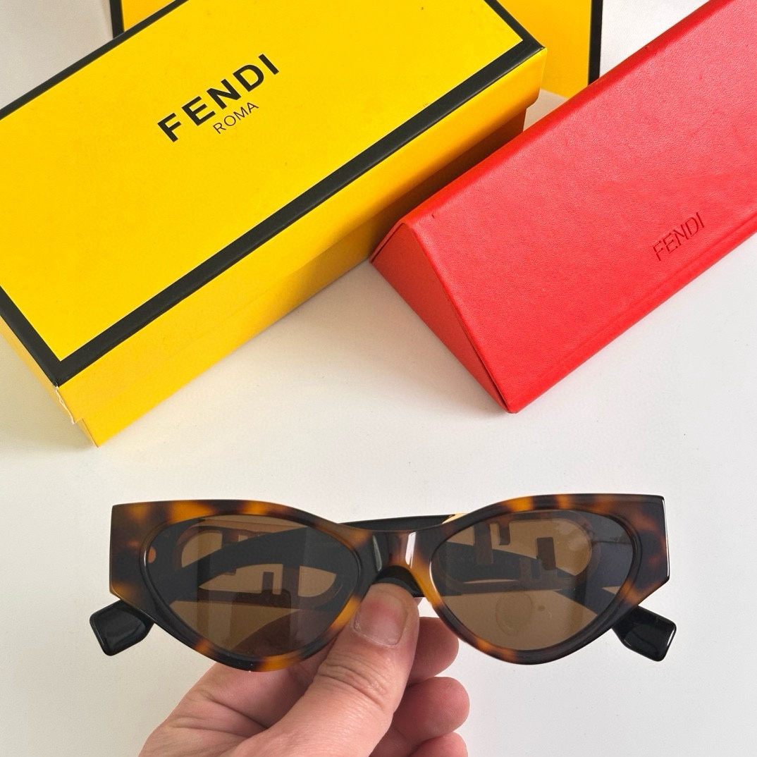 fendi glasses ‼ FENDL FE40049 O’Lock 。 ， O'Lock — photo 2
