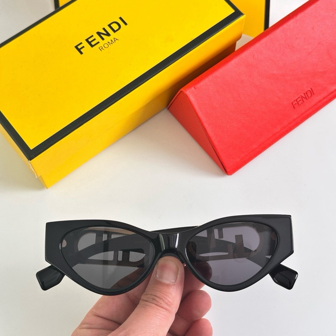 fendi glasses ‼ FENDL FE40049 O’Lock 。 ， O'Lock — photo 4