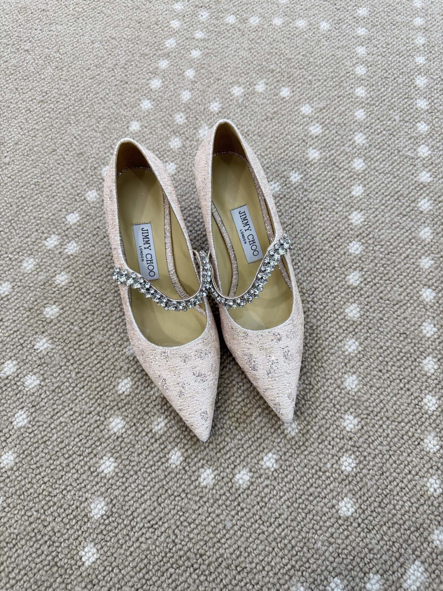 NO:706614,Jimmy Choo26 new diamond chain pointed-toe high heels BlingBling Swarovski crystal diamond chain. The upper is made of imported Grete fabric. The lining and feet are all imported crystal sheepskin. Original molded heels and Italian leather outsole!  Heel height 7.5cm, size 34/35/36/37/38/39/40 (set at 34.40.), semi-drag high heels, jimmy choo, swarovski, high heels, sheepskin, Leather soles19860909Jimmy Choo26新款钻链尖头高跟鞋 BlingBling施华洛世奇水晶钻链 鞋面采用进口格丽特面料.内里垫脚均进口水晶羊皮. 原版开模鞋跟,意大利真皮大底！ 跟高7.5cm 码数34/35/36/37/38/39/40（34.40.定）,半拖高跟鞋,jimmy choo,swarovski,high heels,sheepskin,Leather soles,Women's Shoes