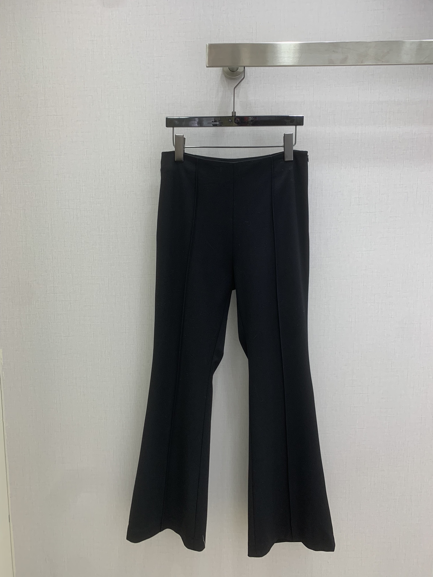 NO:697677,Highly recommended SP*2026 early spring new style. Lapel double-breasted belt blazer, high-waisted micro-flared suit trousers. Separate batches. Slim-fitting waist and three-dimensional tailoring. The upper body can be sweet or salty and super western. The newly custom-developed fabric is very high-end and full of retro fashion. 3D three-dimensional tailoring of bell-bottom pants makes the upper body slim and slim. A suit with its own aura. A must-have item for commuting with a ladylike style. Two colors. SMLXL code.  high quality,,jackets & coats,business suit,19860909强烈推荐 SP*2026早春新款 翻领双排扣腰带西装外套高腰微喇叭西装长裤 分开批 腰部修身立体剪裁版型不挑人 上身可甜可盐超洋气 全新定制开发的面料很显高级 复古时髦感十足 3D立体剪裁喇叭裤版型上身巨显瘦 自带气场的套装 气质名媛风白富美必备出街通勤单品 两个色 SMLXL码 高品质,,jackets & coats,business suit,,Women's clothing