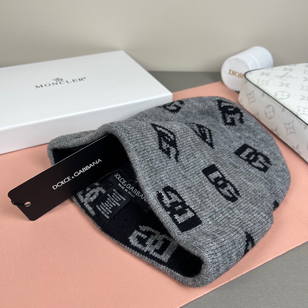 配防尘袋，杜嘉班纳 Dolce&Gabbana 官网原单复刻.真心很好💓有质感又非常百搭的款式，男女通用