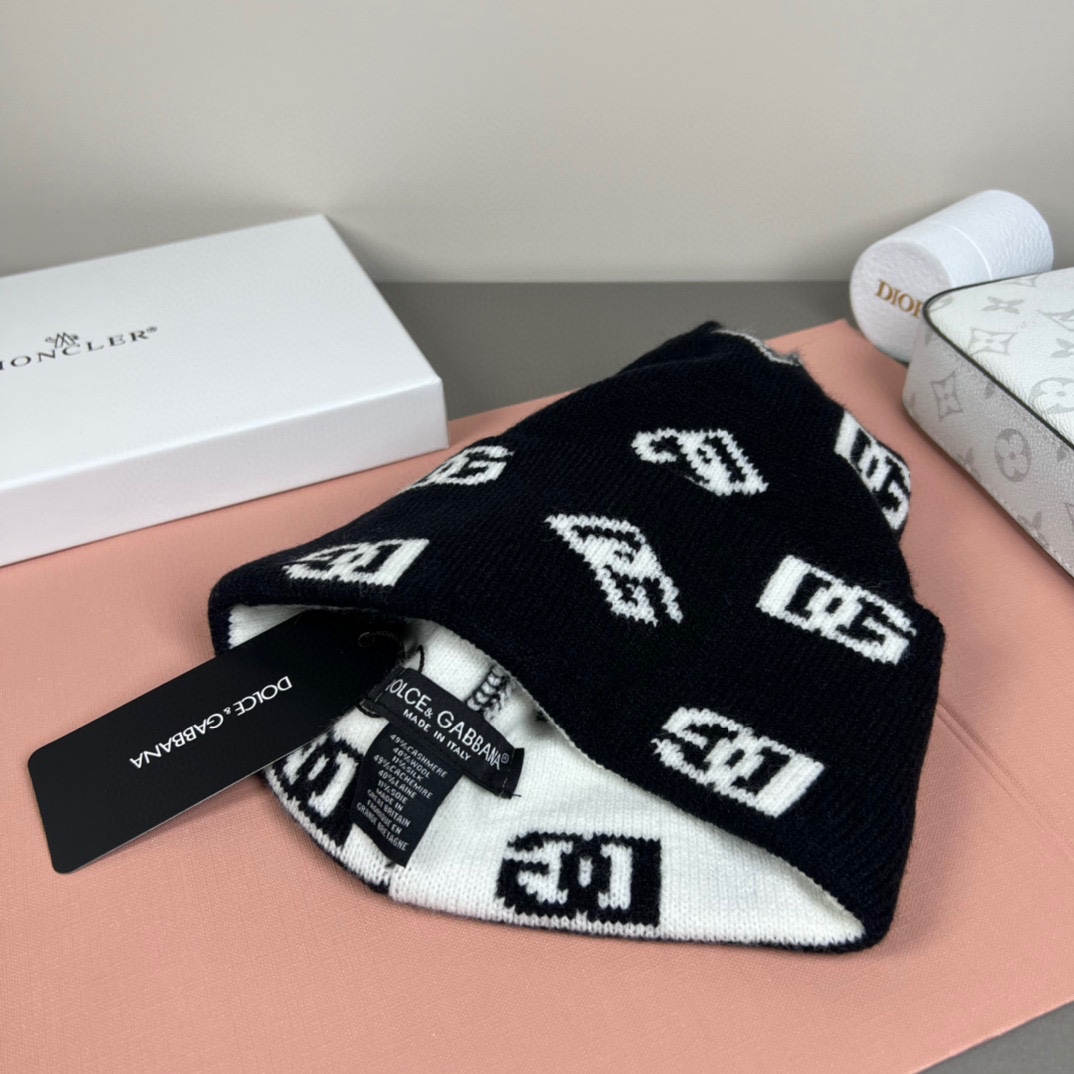 配防尘袋，杜嘉班纳 Dolce&Gabbana 官网原单复刻.真心很好💓有质感又非常百搭的款式，男女通用