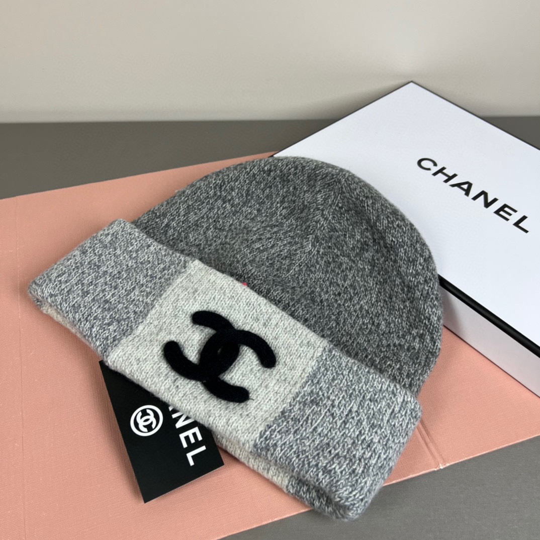 P香奈儿CHANEL，官网小香爆款针织帽！小红书新品发布，太🉑️了，高弹面料 经典色系，男女同款哦