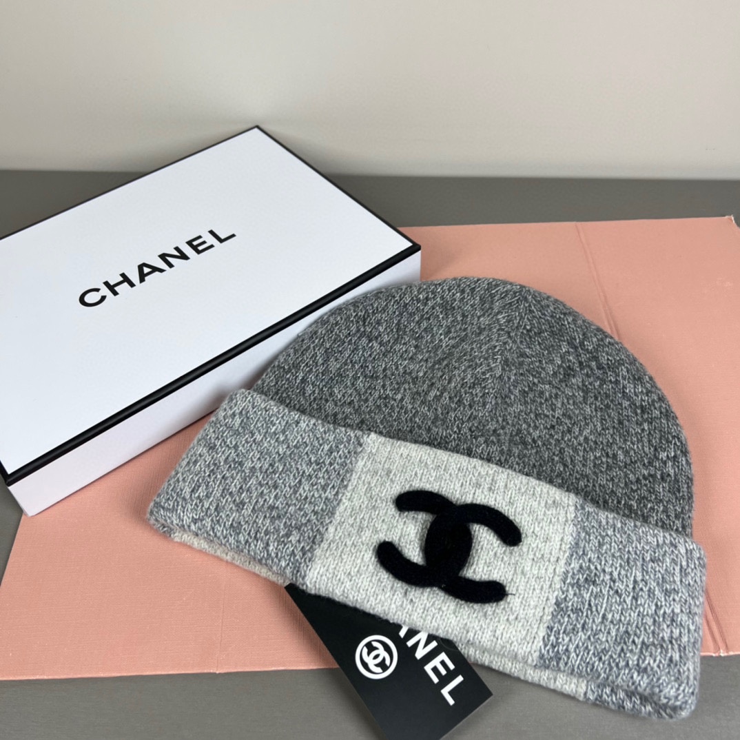 P香奈儿CHANEL，官网小香爆款针织帽！小红书新品发布，太🉑️了，高弹面料 经典色系，男女同款哦