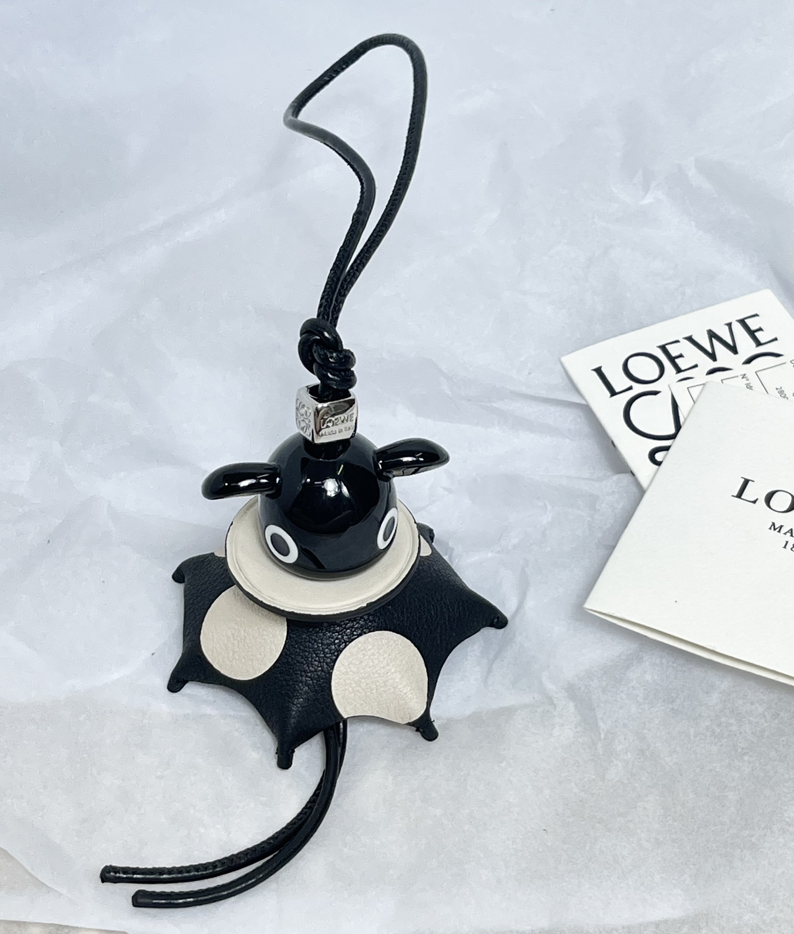 NO:714096,uzzle’s 10th anniversary limited elf pendant!  So cute!  Each limited elf has its own name!  Bobo Elf♀ Every baby is uniquely cute. I love it so much!  (The dice are made of all steel), Loewe wallet, loewe, wallets19860909uzzle十周年限定小精灵挂件！太可爱喽！ 每一个限定的小精灵都有专属的名字 ！波波小精灵♀ 每一只小宝宝都是独特的可爱 超喜欢！（骰子是全钢材质）,罗意威钱包,loewe,wallets,欧美剧