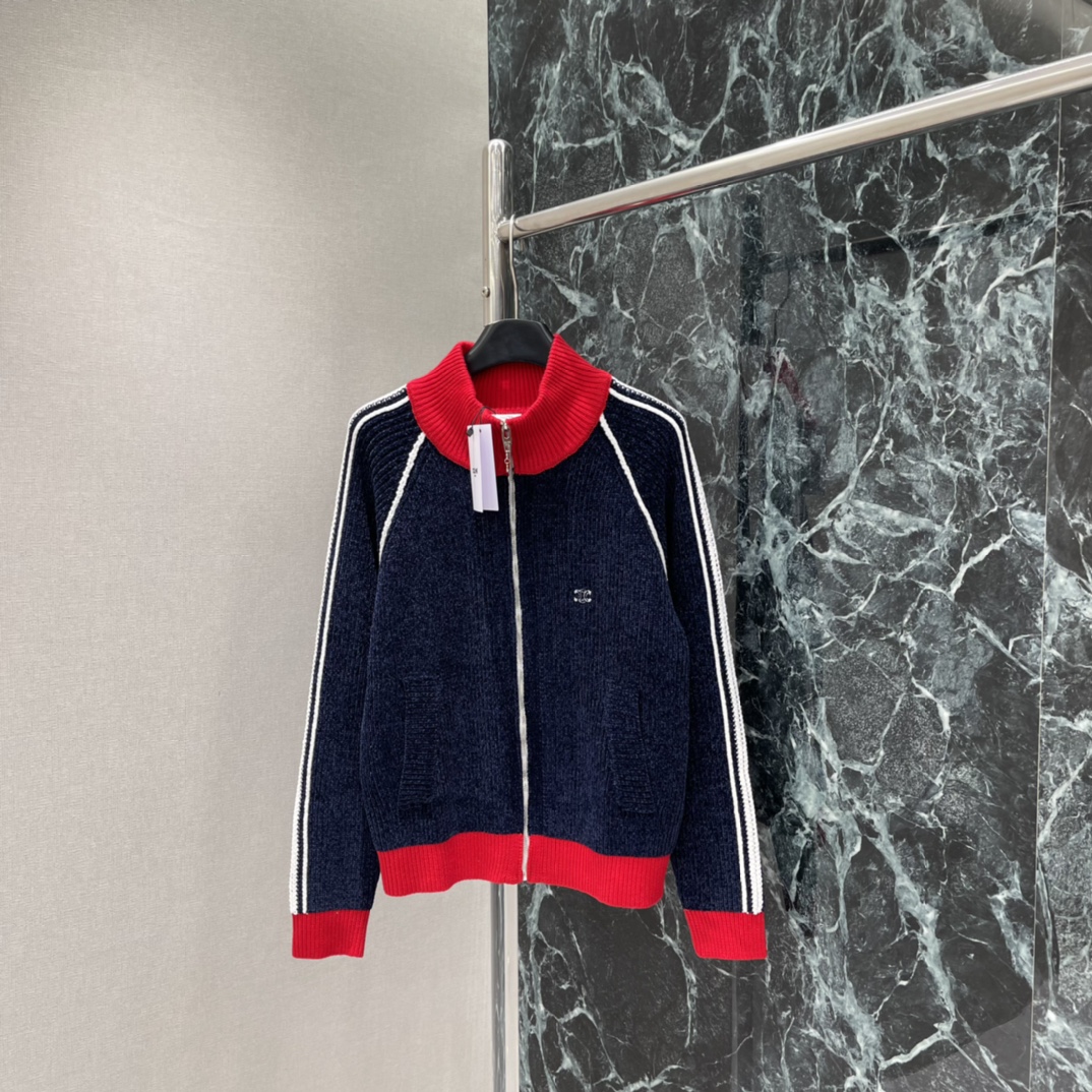 CE 26春季新款 撞色立领针织开衫 红色立领➕白色条纹点缀 简约又有层次感 秋冬季节超适合!立领保暖又