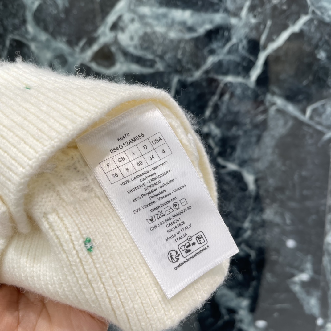 Ｄ家 26春季新款 刺绣花朵针织开衫 粉色花朵刺绣点缀春日氛围感满满 麻花纹理提升层次感 搭配牛仔裤或半