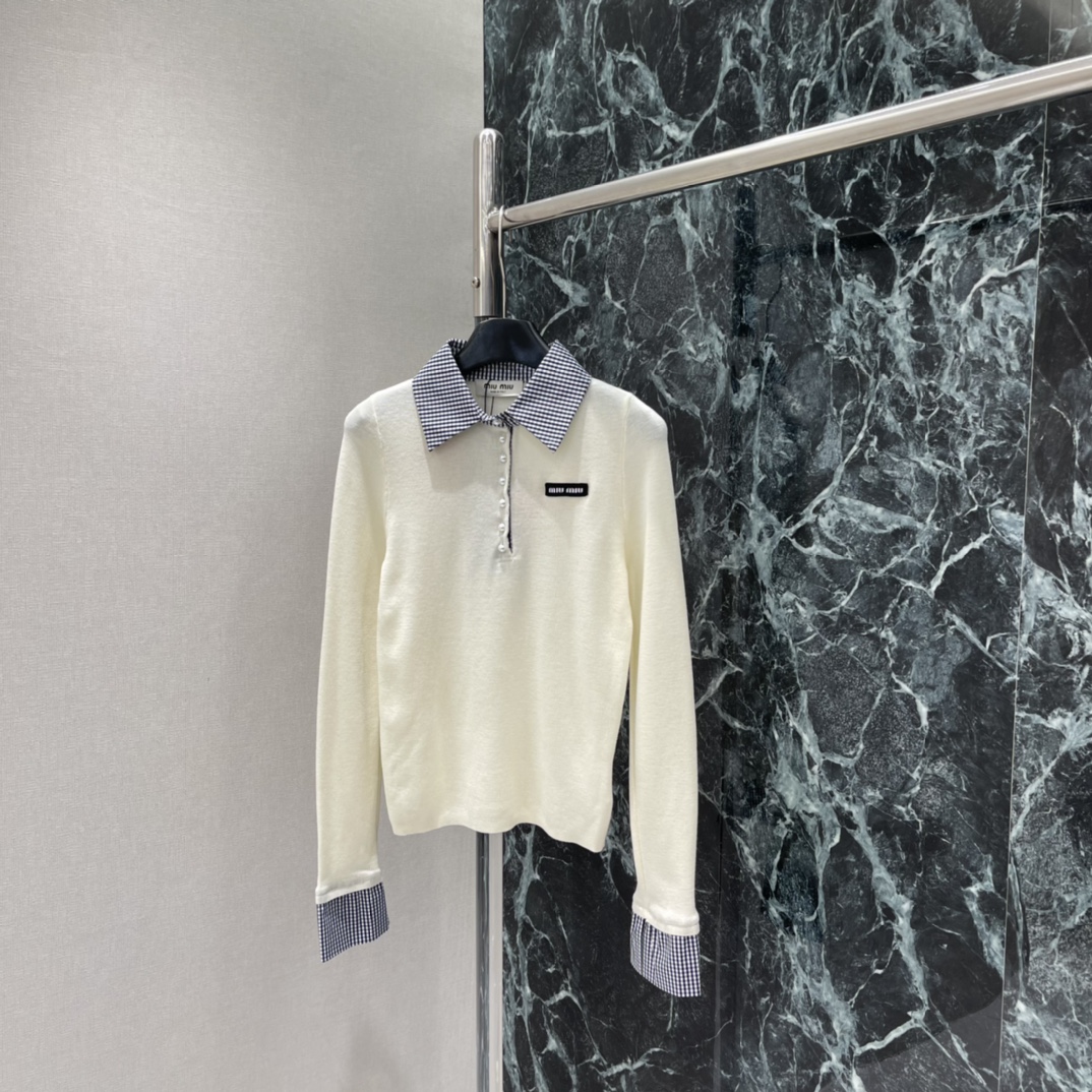 Miu 26春季新款 拼接针织Polo衫 黑白格纹领口袖口 假两件设计超有层次感 学院风or复古风都能轻