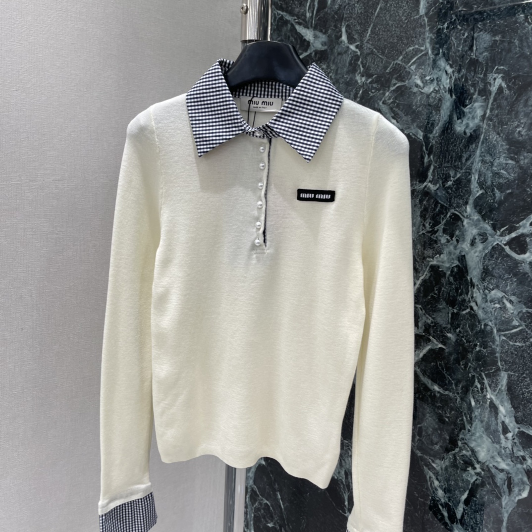 Miu 26春季新款 拼接针织Polo衫 黑白格纹领口袖口 假两件设计超有层次感 学院风or复古风都能轻