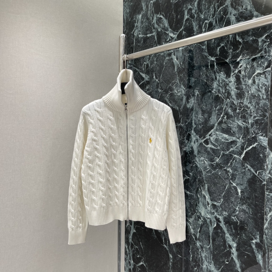 拉夫 26春季新款 绞花针织开衫 经典绞花纹理➕半拉链立领 复古百搭 通勤日常都能轻松驾驭 胸前小马刺绣