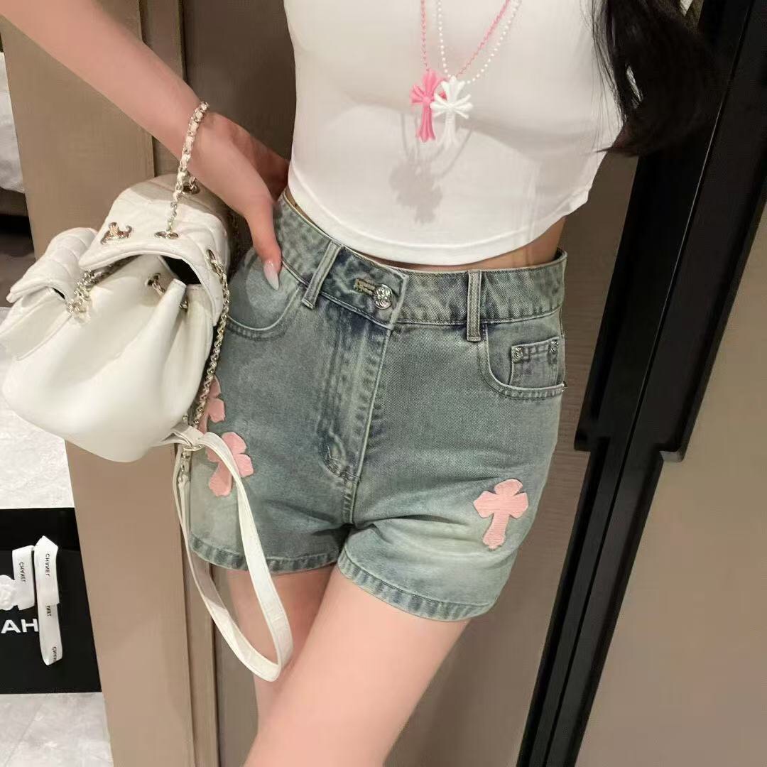 NO:702211,Model No. 20260305 Chrome Hearts' latest model, pink embroidered cross washed distressed denim shorts, light blue, SML, [M size waist 68, length 36; weight 0.235kg], Chrome Hearts-Clothing, chrome hearts, shorts,19860909款号20260305 克罗心*新款 粉色刺绣十字架水洗做旧牛仔短裤,浅蓝色,SML,【M码腰围68,长36；重量0.235kg】,克罗心-服装,chrome hearts,shorts,,Women's clothing