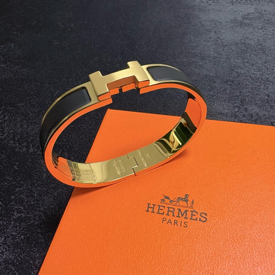 Hermes Clic H So Black bracelet matte gold metal black enamel 19