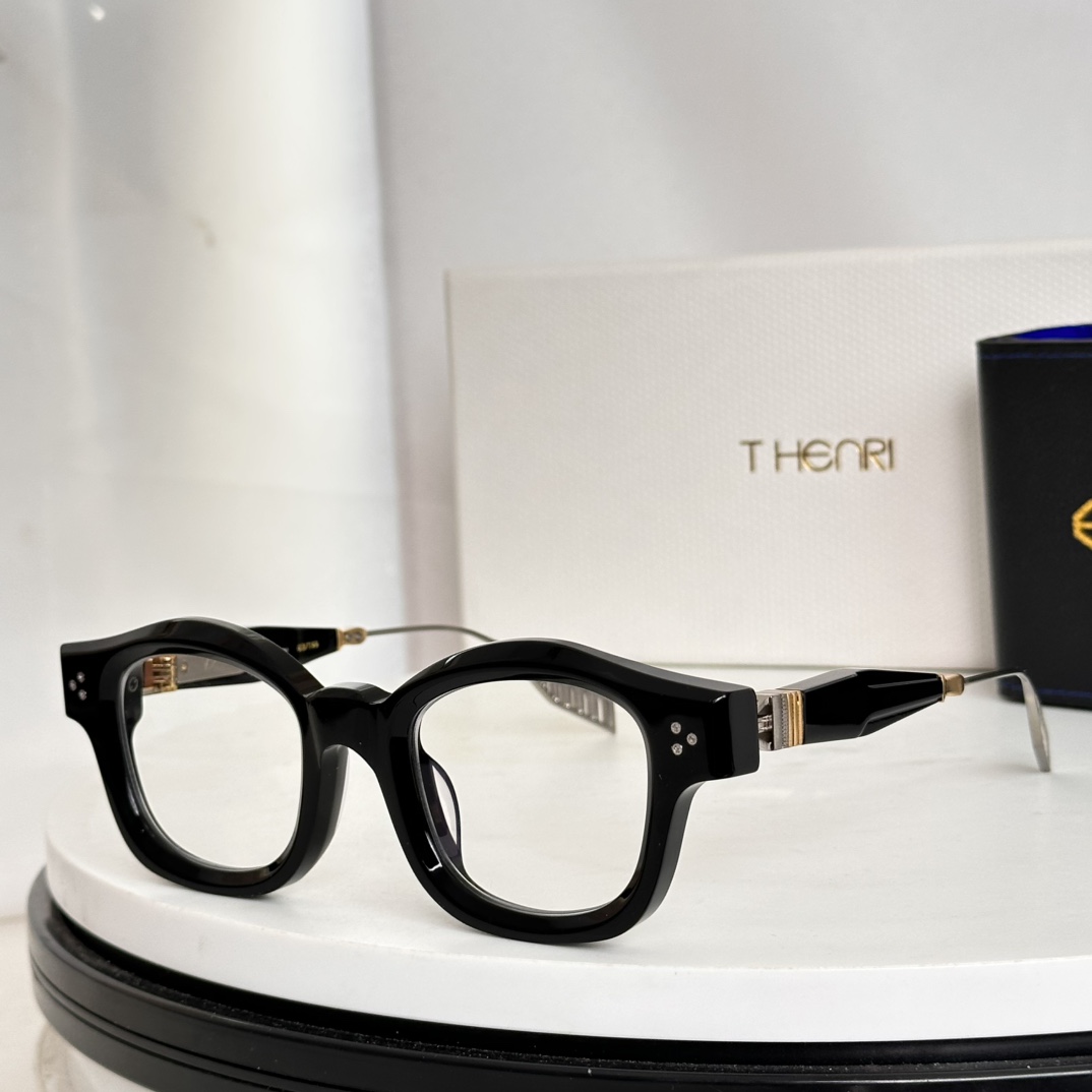 ‼️T-HENRI五十年的精湛技艺凝聚于一体式车身，专为称霸公路而生。酷劲流淌于你的血液，与生俱来，让你