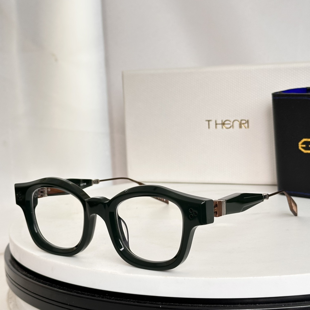 ‼️T-HENRI五十年的精湛技艺凝聚于一体式车身，专为称霸公路而生。酷劲流淌于你的血液，与生俱来，让你