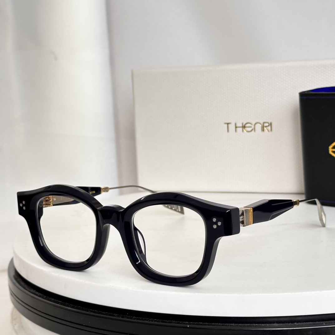 ‼️T-HENRI五十年的精湛技艺凝聚于一体式车身，专为称霸公路而生。酷劲流淌于你的血液，与生俱来，让你