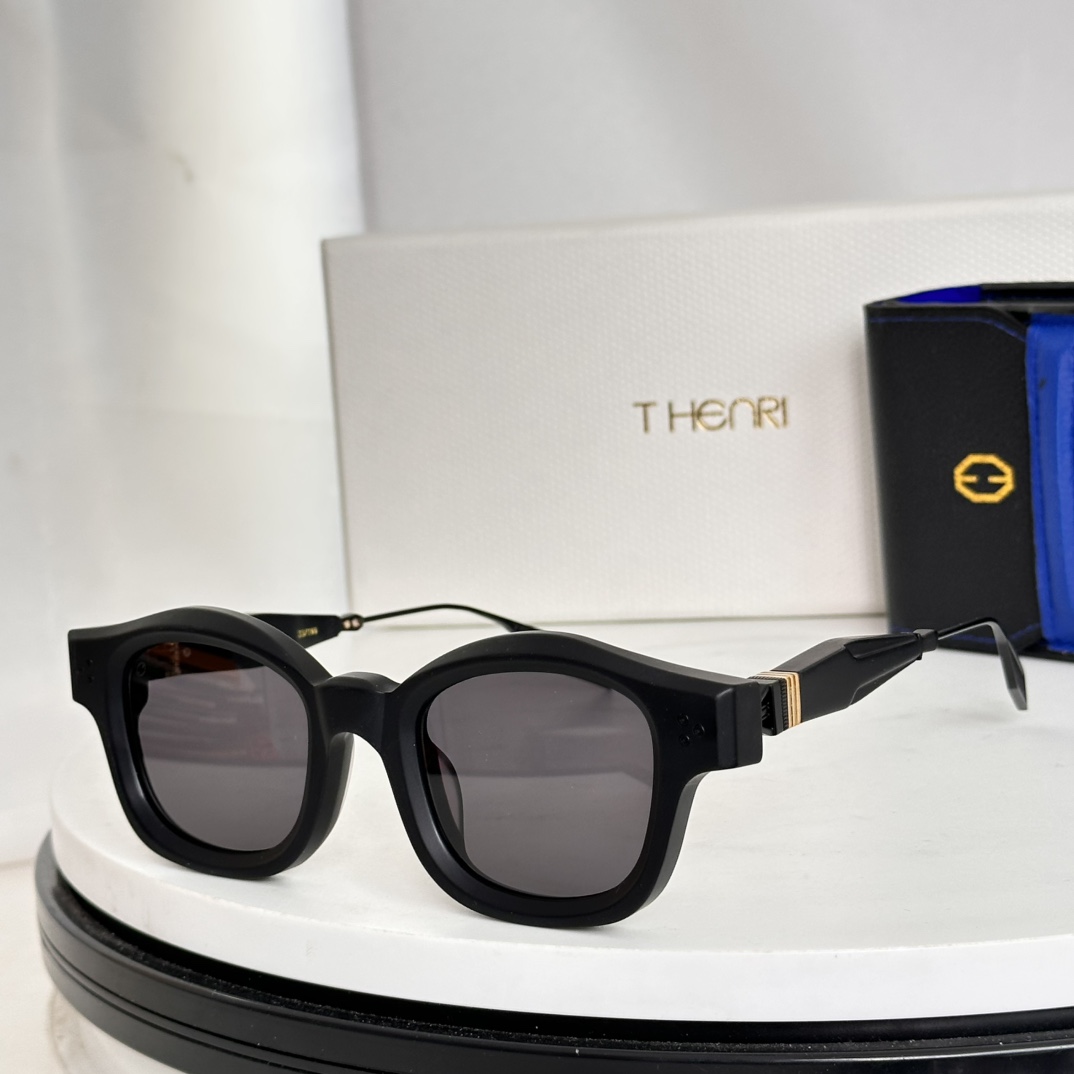 ‼️T-HENRI五十年的精湛技艺凝聚于一体式车身，专为称霸公路而生。酷劲流淌于你的血液，与生俱来，让你