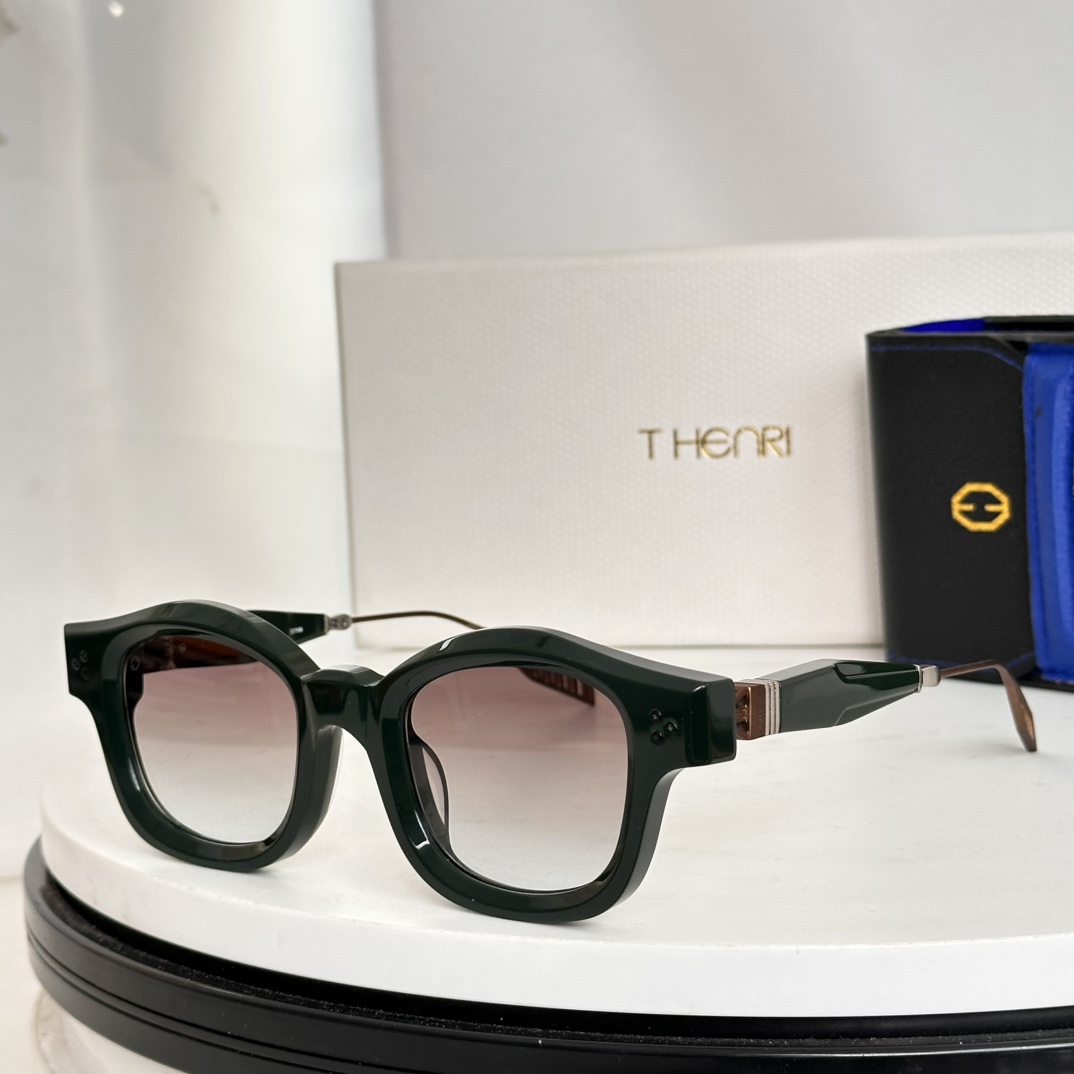 ‼️T-HENRI五十年的精湛技艺凝聚于一体式车身，专为称霸公路而生。酷劲流淌于你的血液，与生俱来，让你