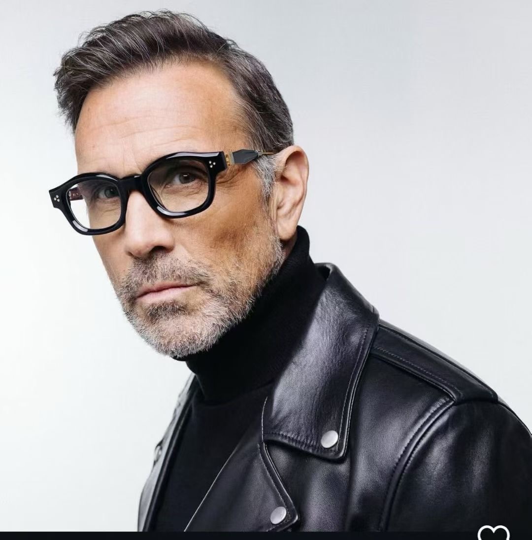 ‼️ 模特图 T-HENRI五十年的精湛技艺凝聚于一体式车身，专为称霸公路而生。酷劲流淌于你的血液，与生