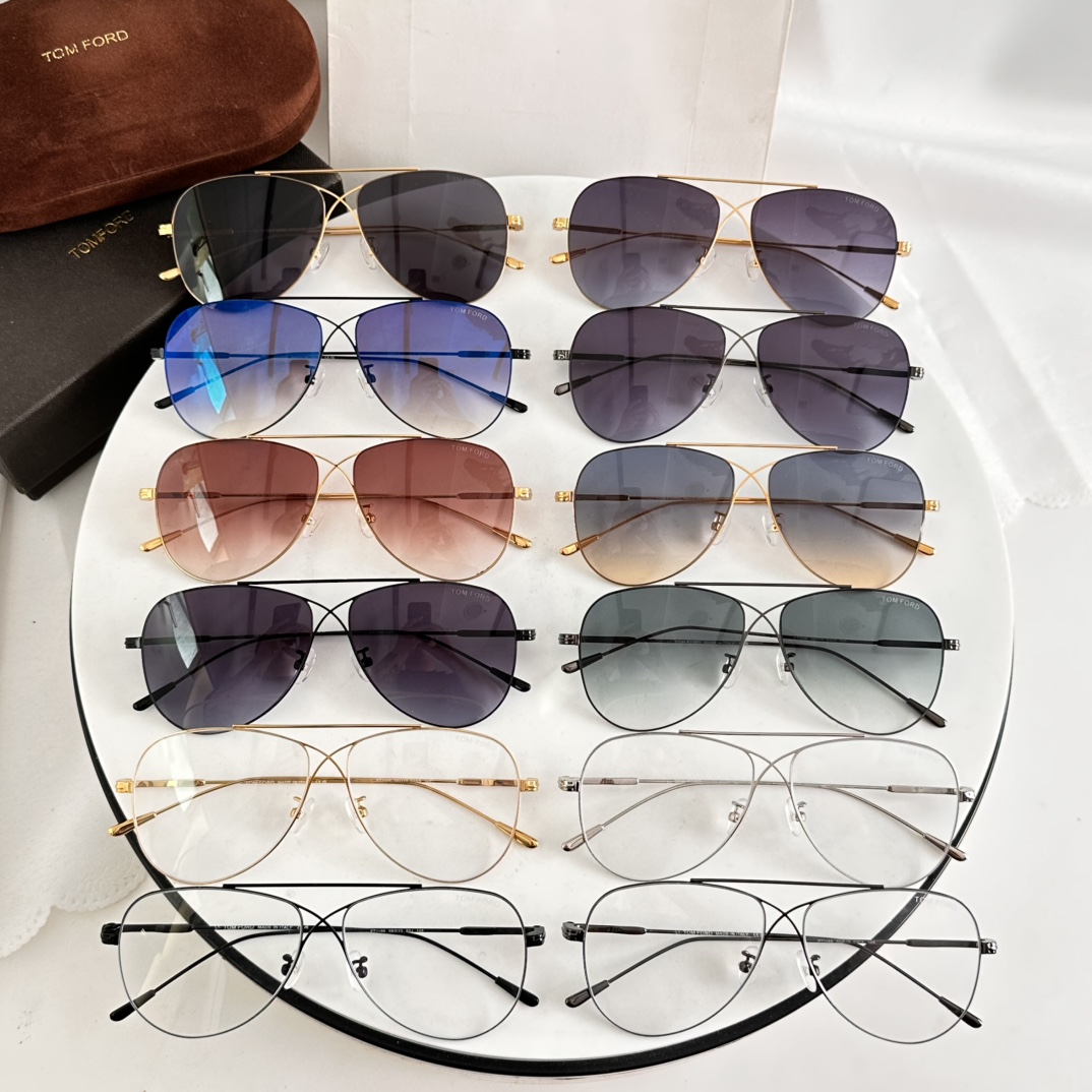 ‼️TOM FOR*官网原版一比一新款刚刚到货，汤姆福*Model:FT1188潮流时尚界的领军大牌牌，