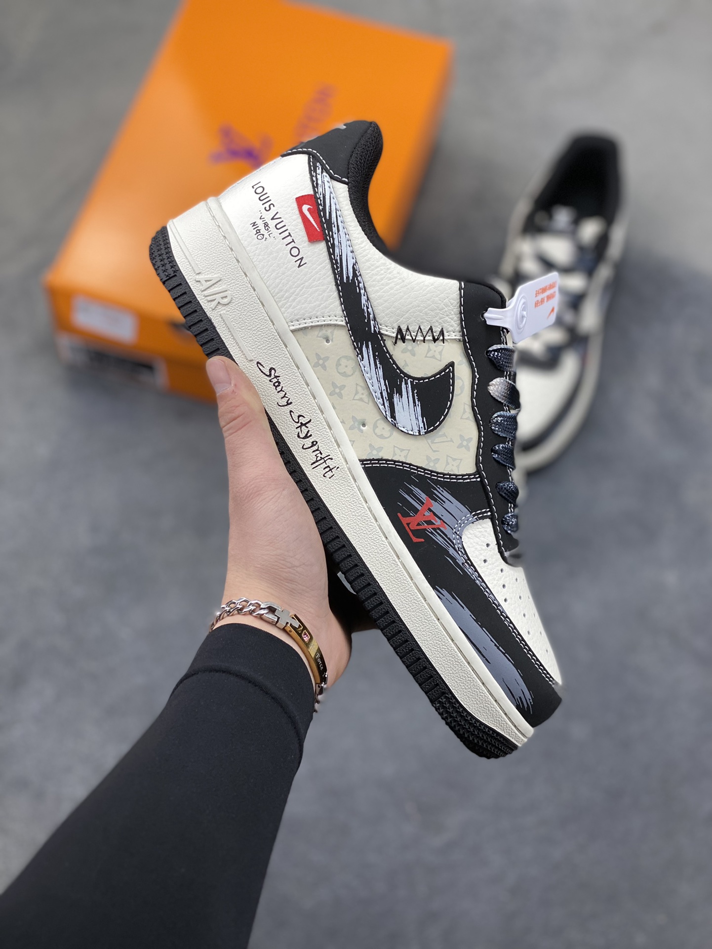 _djE9som_3_zhmDsM-OsTQGS9f1v4mD-ehWIREmQ