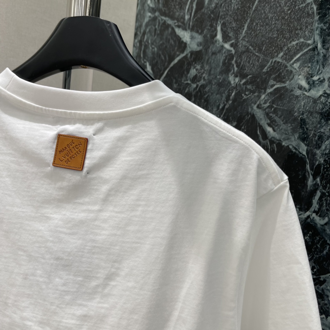 路易 26春季新款 丛林刺绣T恤 正面 L.V.M 字母+鳄鱼 斑马 棕榈树刺绣 热带氛围感满满 宽松版