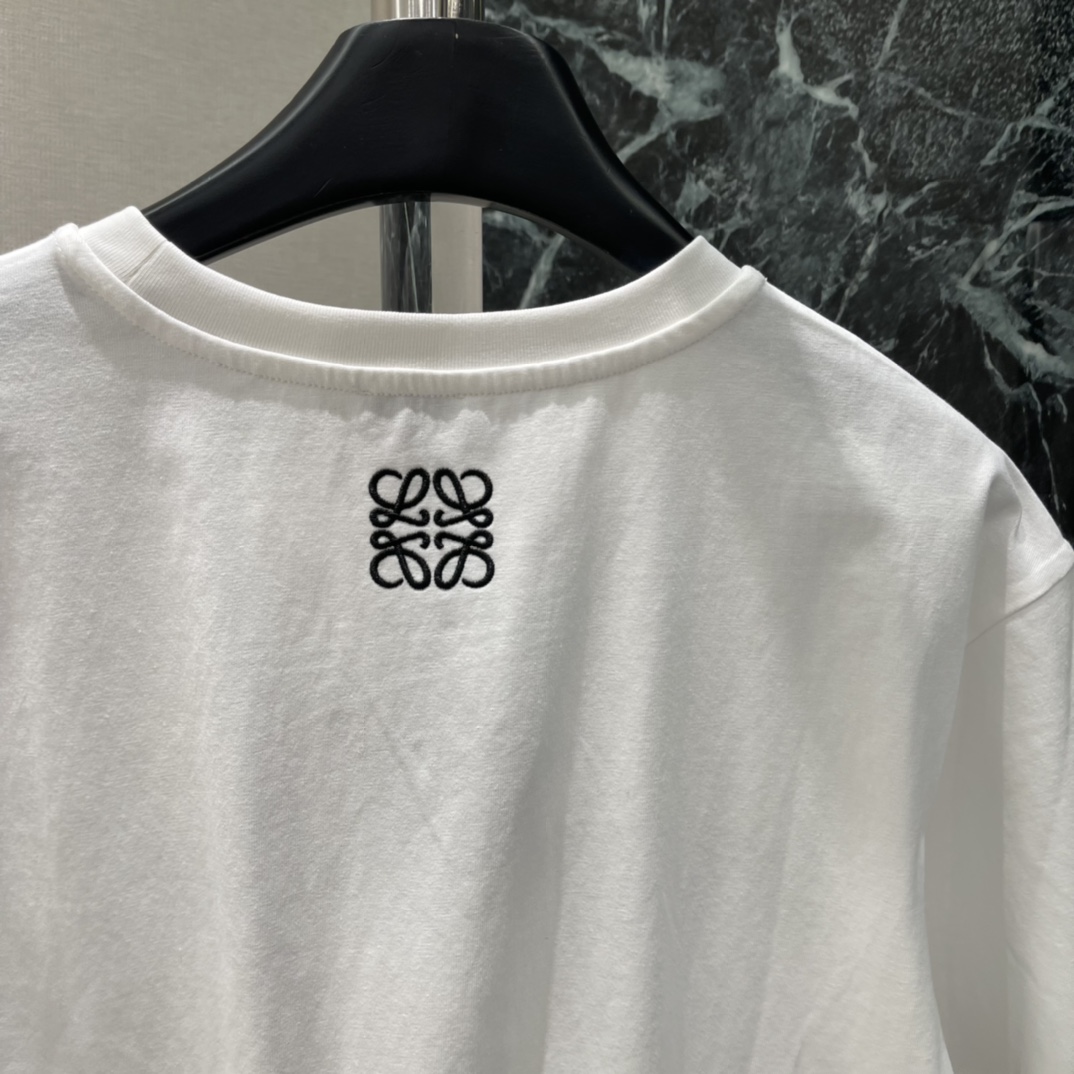 罗意威 26春季新款 印花字母短袖T恤 胸前字母印花 简约又有辨识度 宽松版型包容多种身材 日常休闲或街