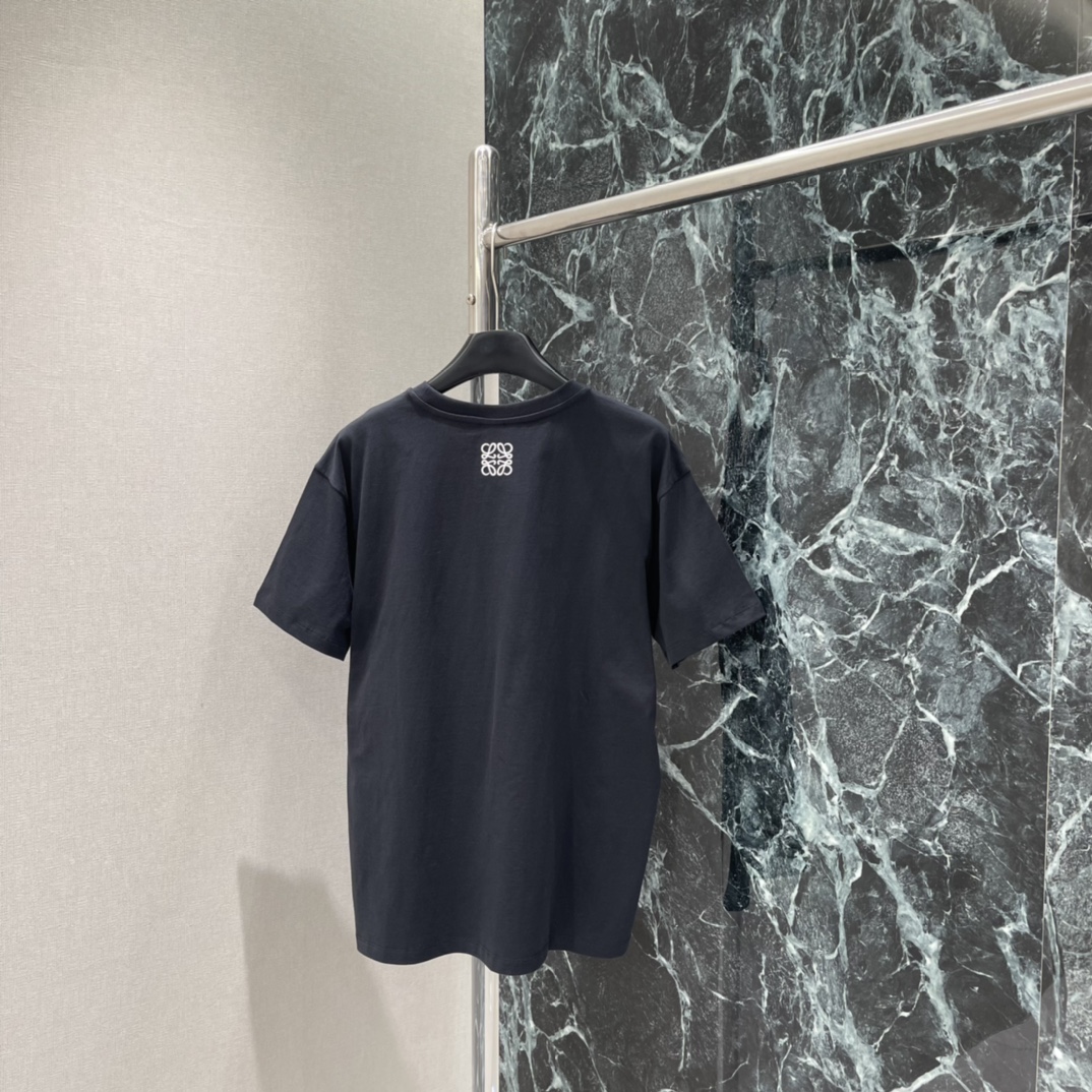 罗意威 26春季新款 印花字母短袖T恤 胸前字母印花 简约又有辨识度 宽松版型包容多种身材 日常休闲或街